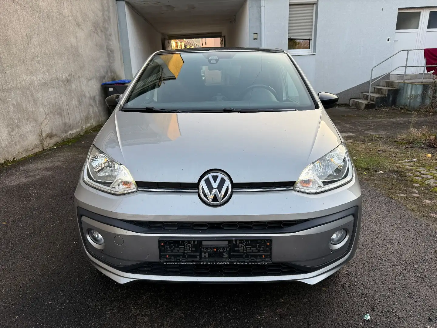 Volkswagen up! sound up! BMT/Start-Stopp *Seitenschaden* Argent - 2