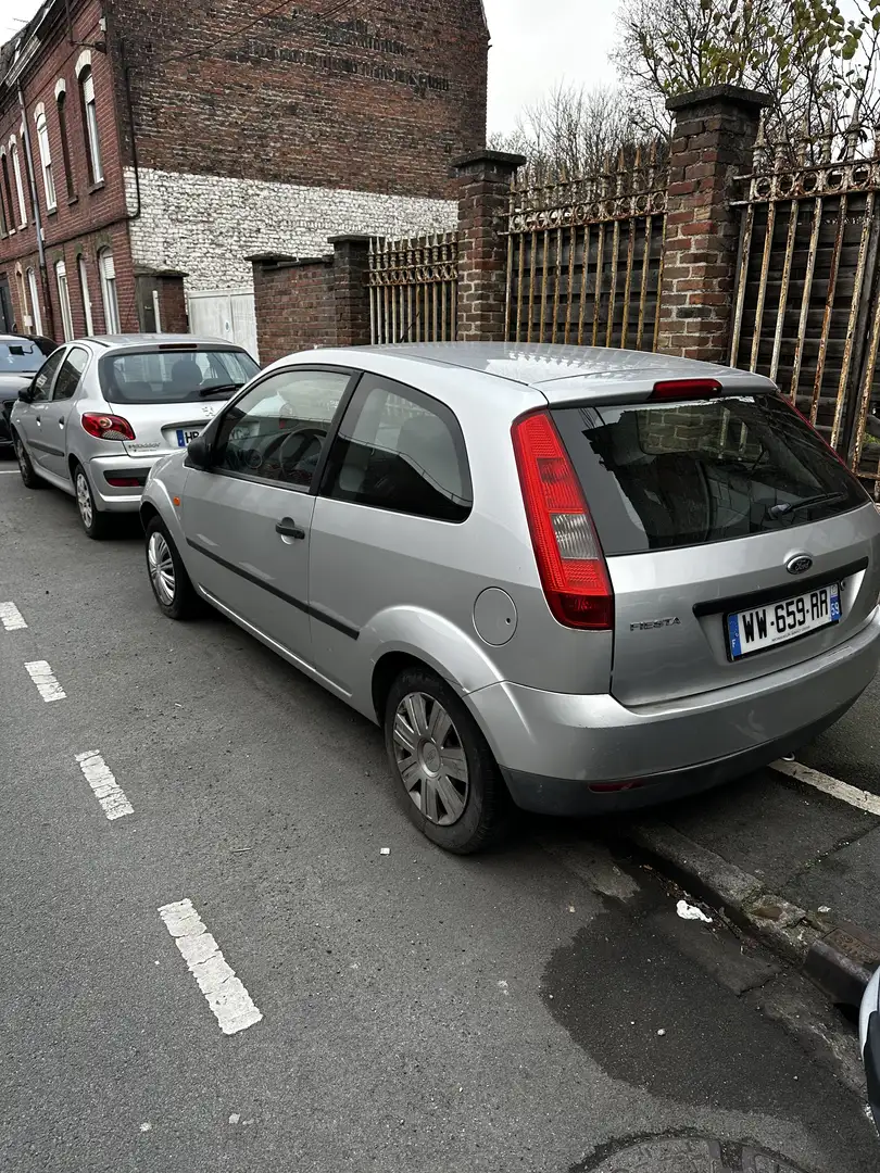 Ford Fiesta 1.3i Ambiente - 2