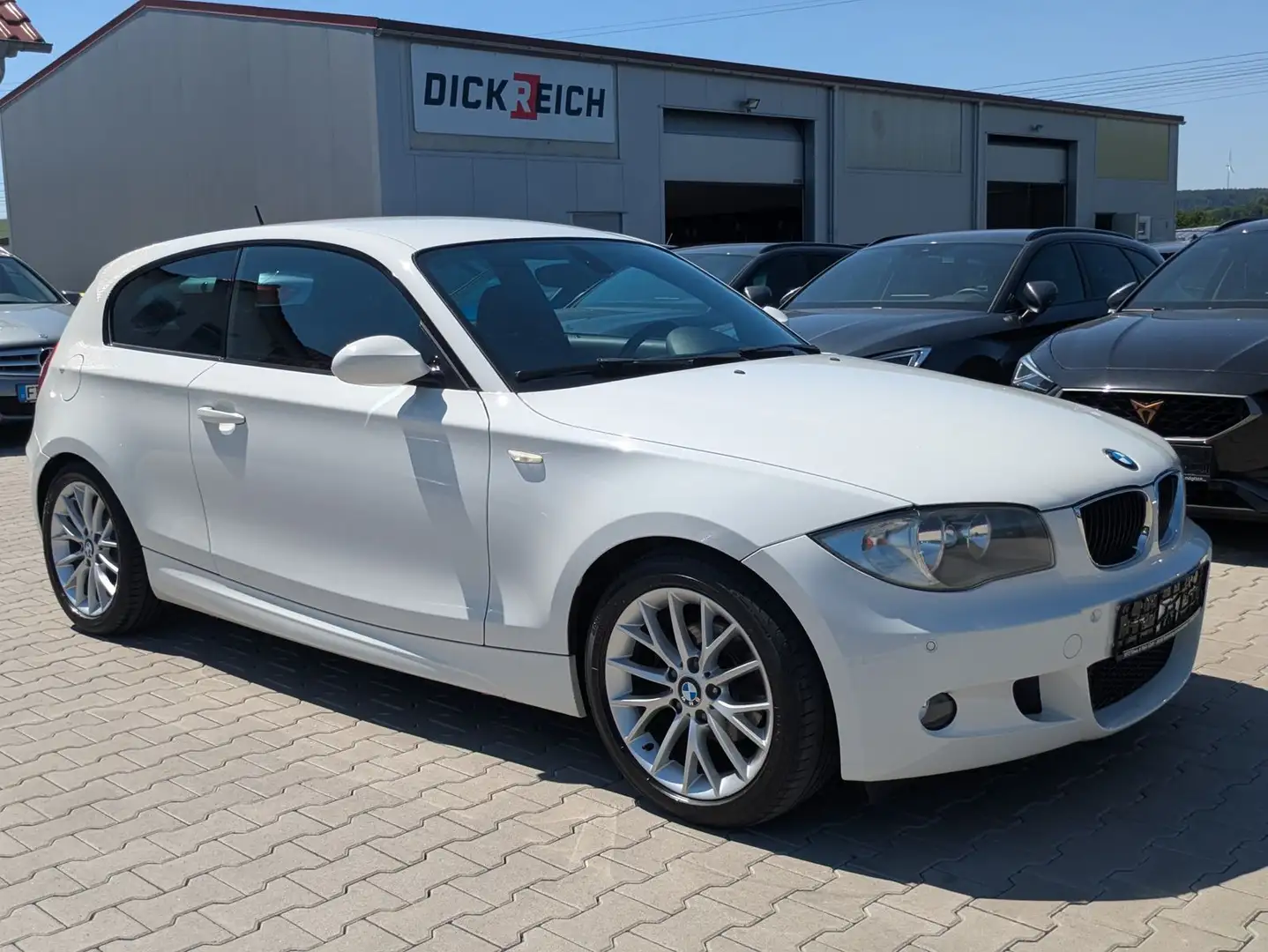 BMW 116 i M Sport Paket TÜV NEU*KLIMA*TEMP*PDC Wit - 1