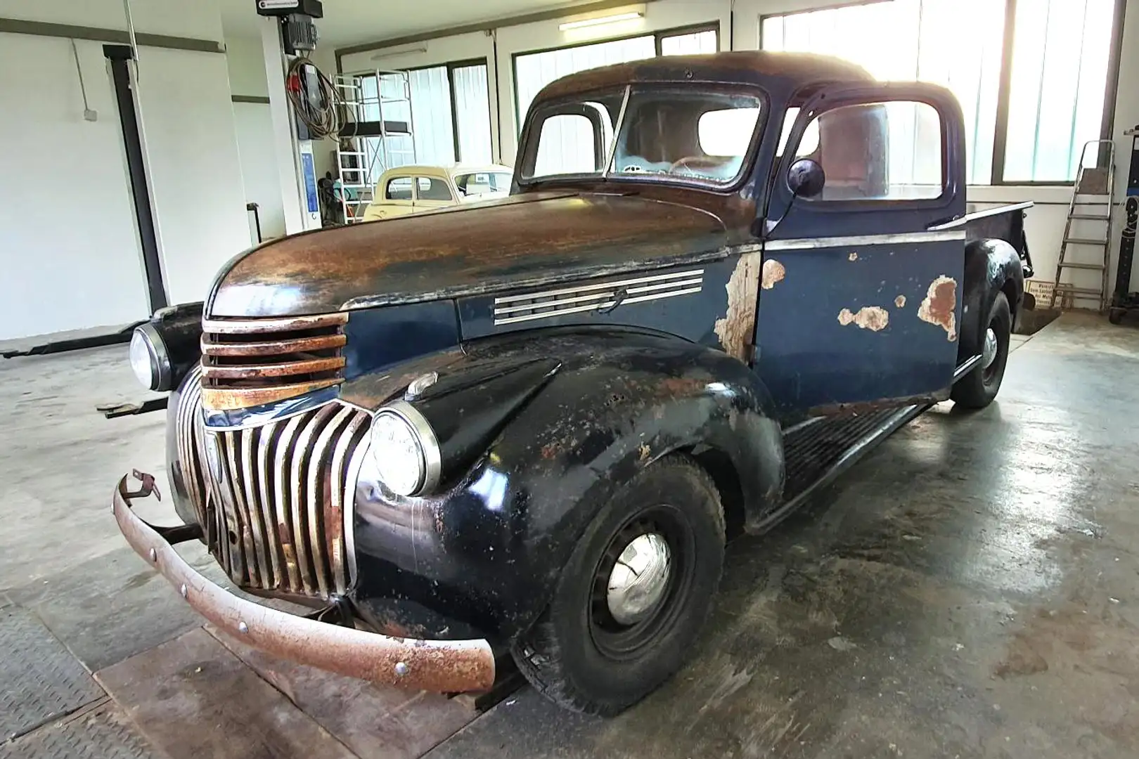 Chevrolet 3/4-Ton Truck AK-Series Long Bed Pickup Bleu - 1
