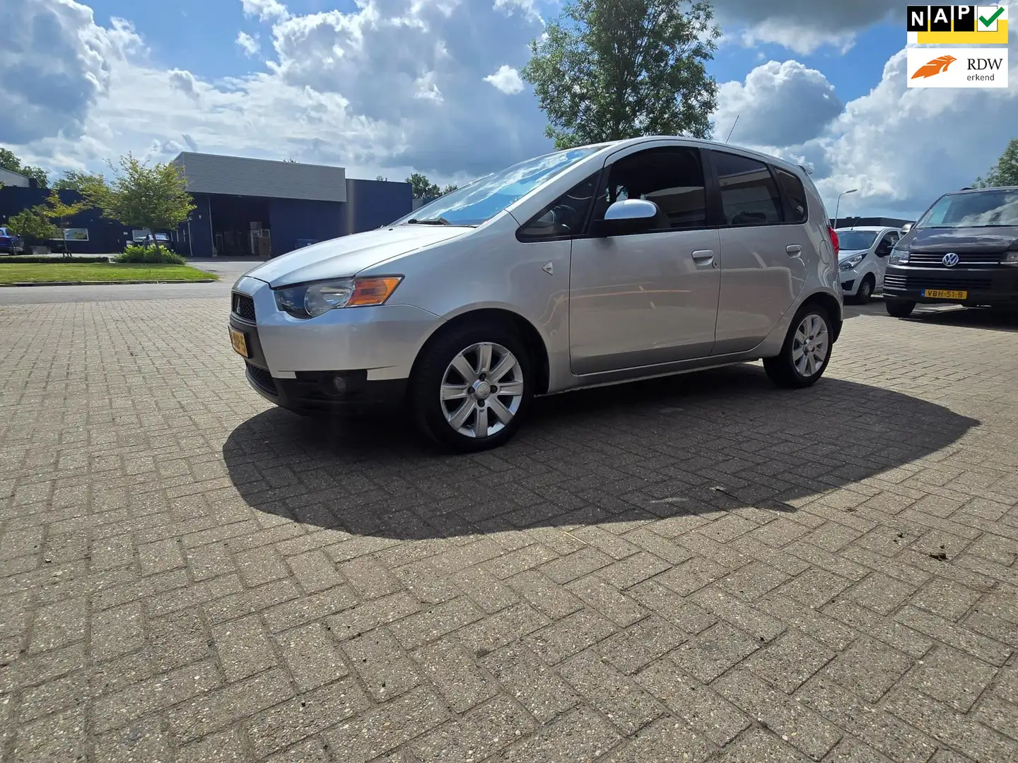 Mitsubishi Colt 1.3 Intro Edition Grijs - 1