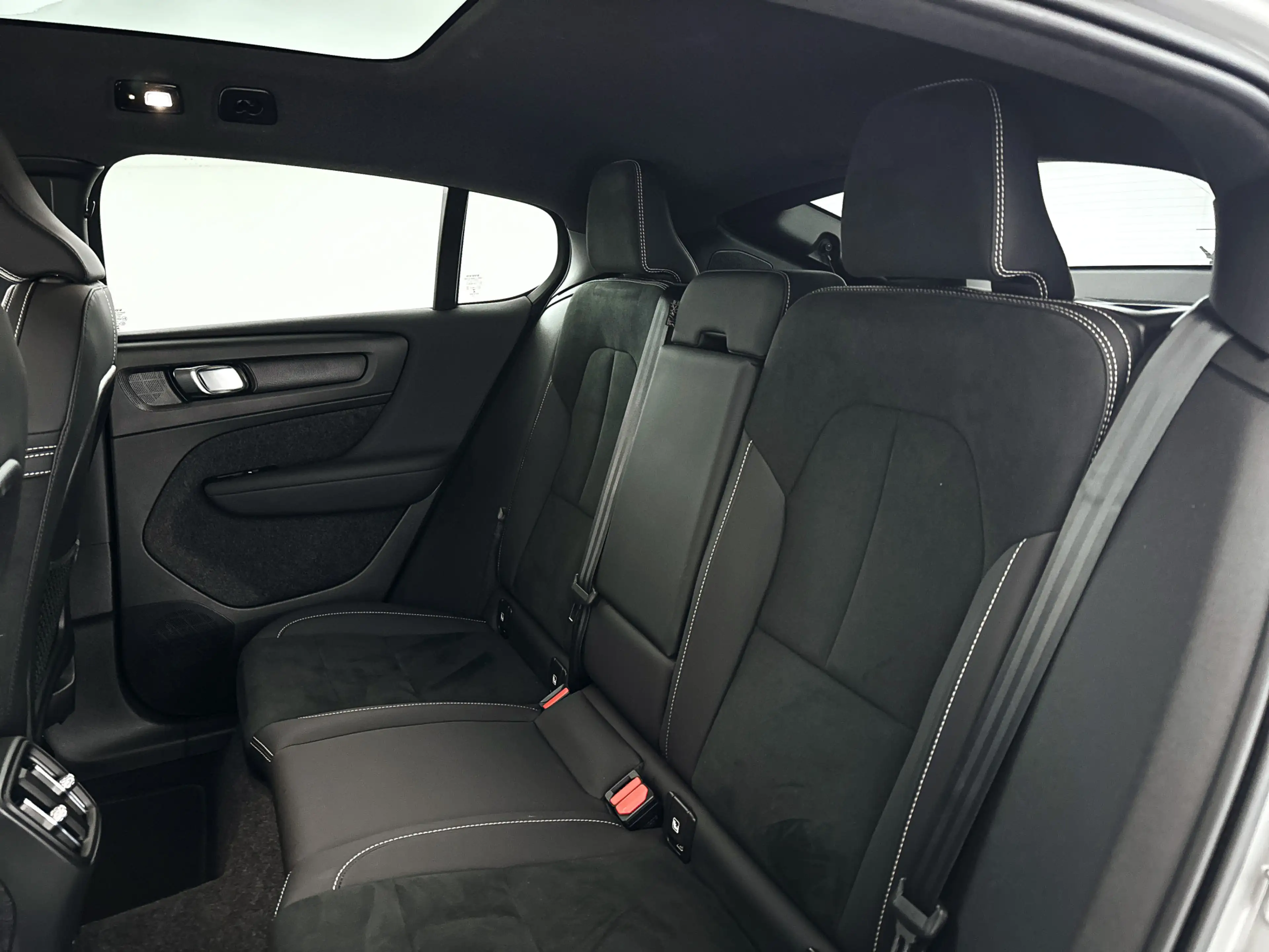Volvo C40 Recharge Ultimate 69 kWh | SOH 95% | Panoramadak | — photo 12