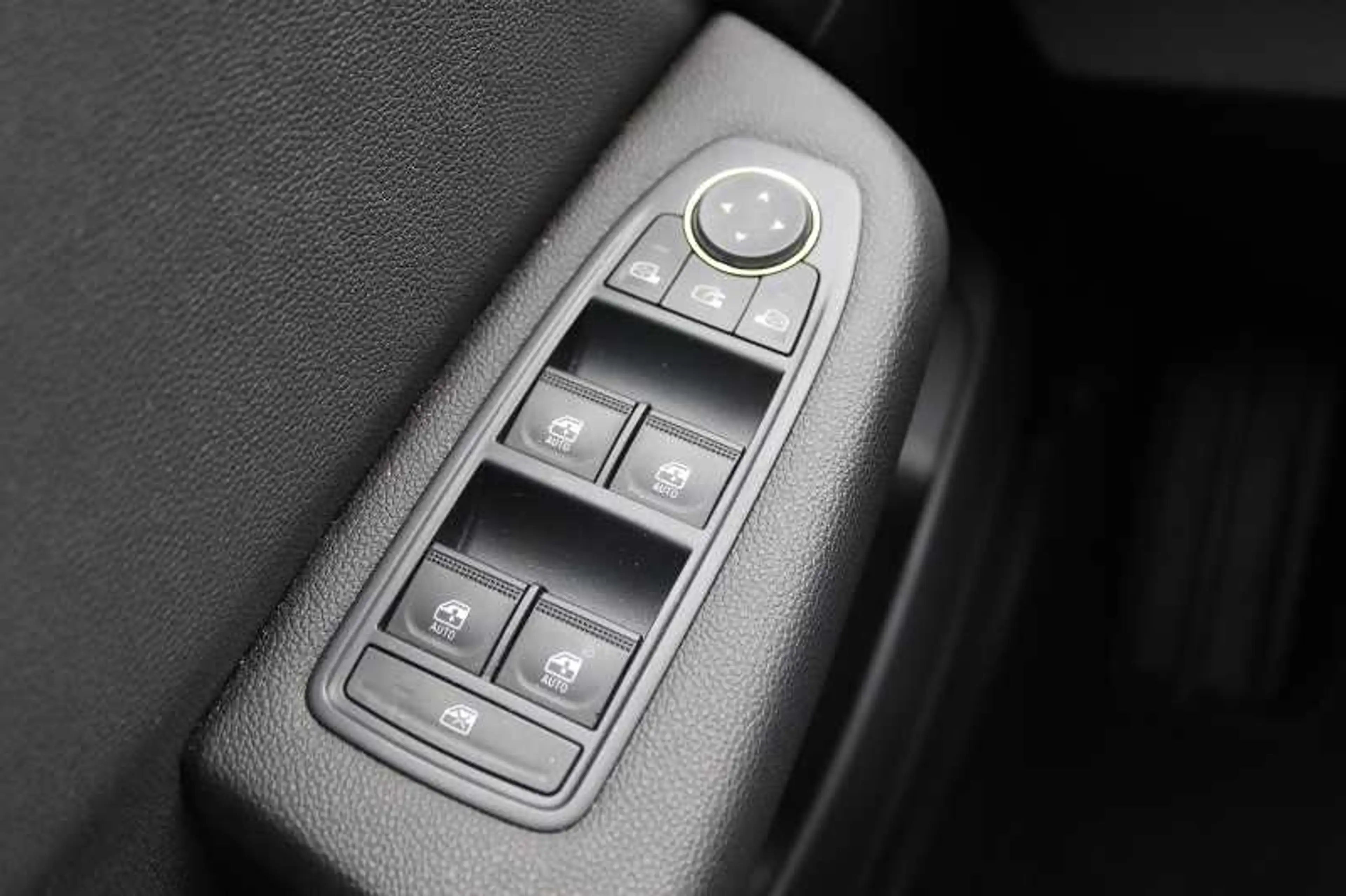 Mitsubishi Colt Intro Edition 1.0 T-Benziner 6-Gang — photo 15