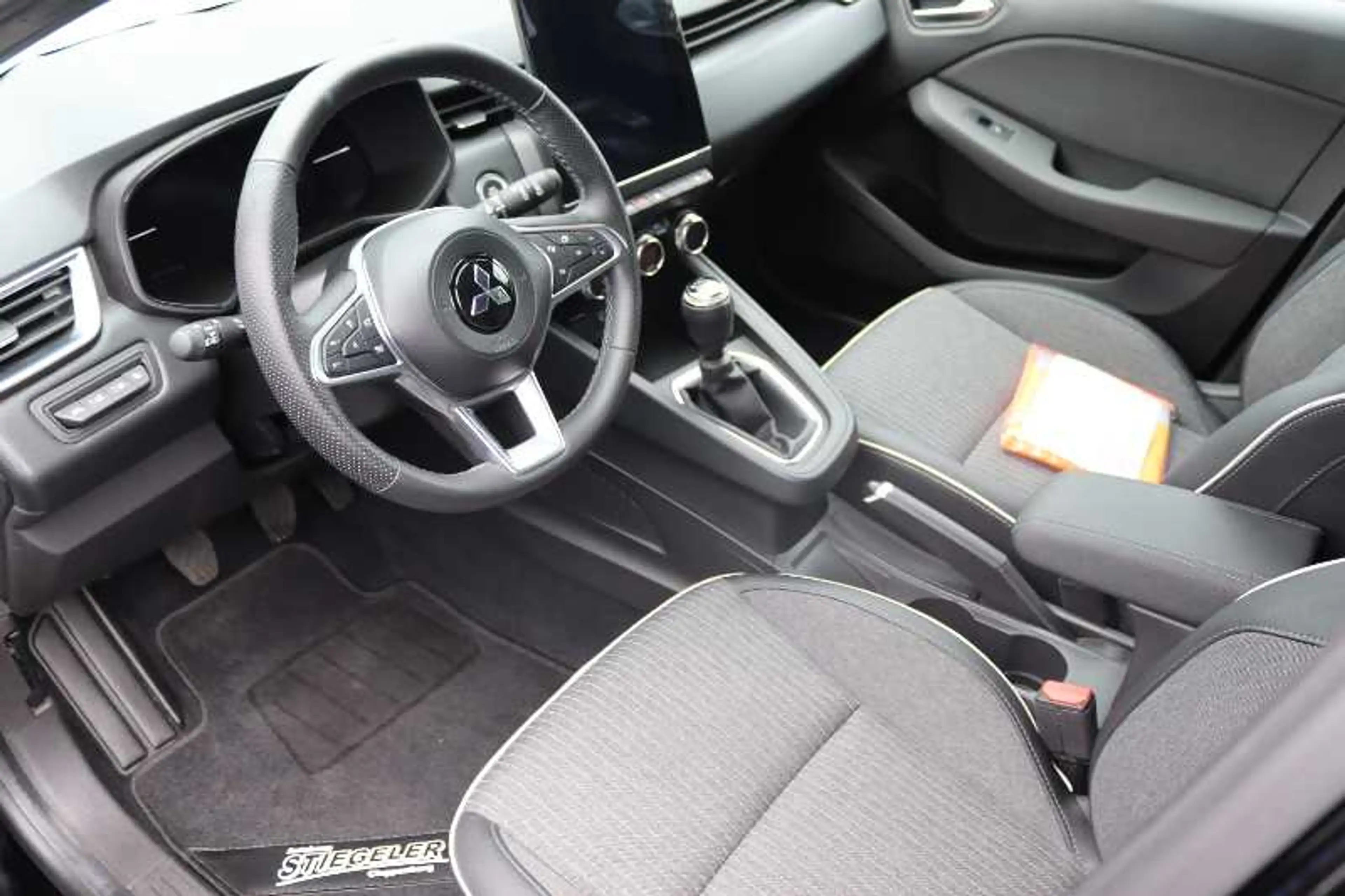 Mitsubishi Colt Intro Edition 1.0 T-Benziner 6-Gang — photo 7