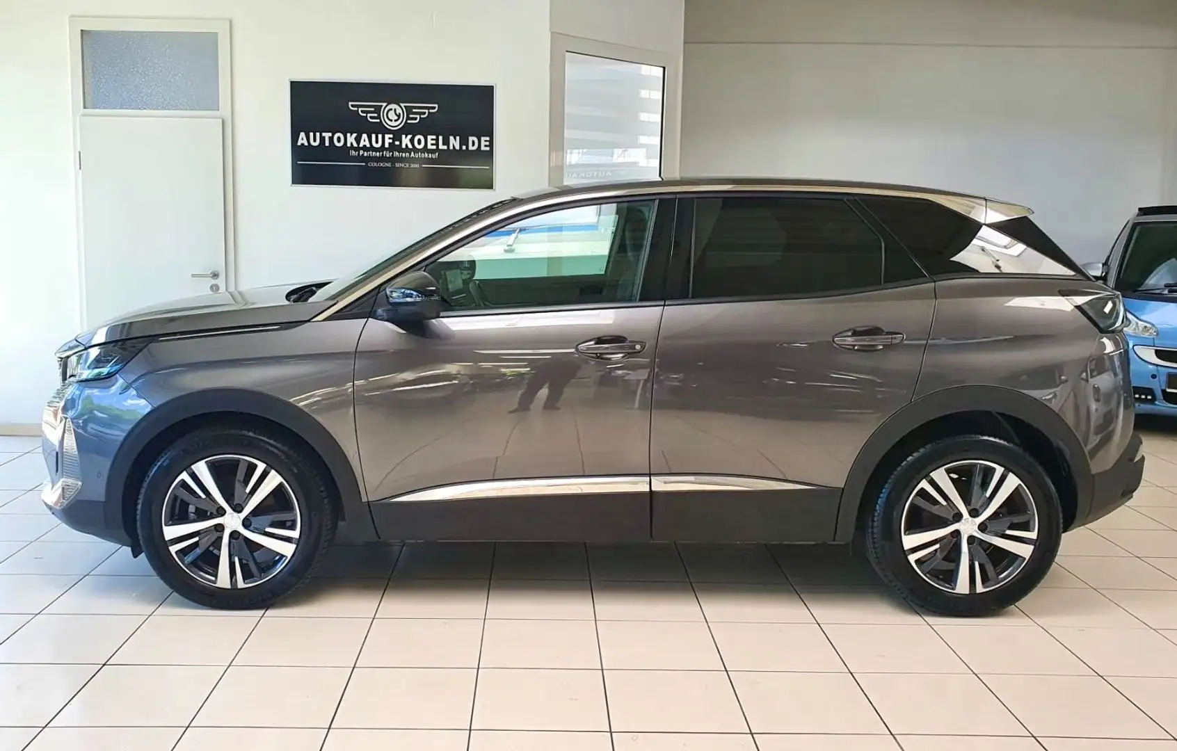 Peugeot 3008 1,2 12V e-THP PureTech Allure Pack Grijs - 1