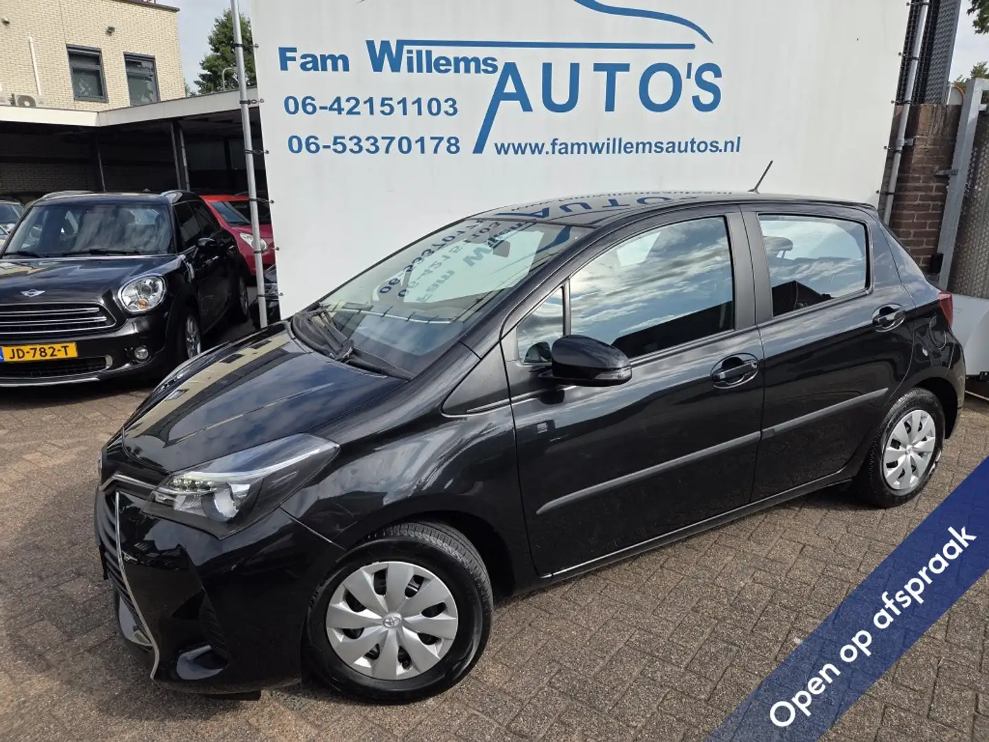 Toyota Yaris 1.0 VVT-i Aspiration Zwart - 1