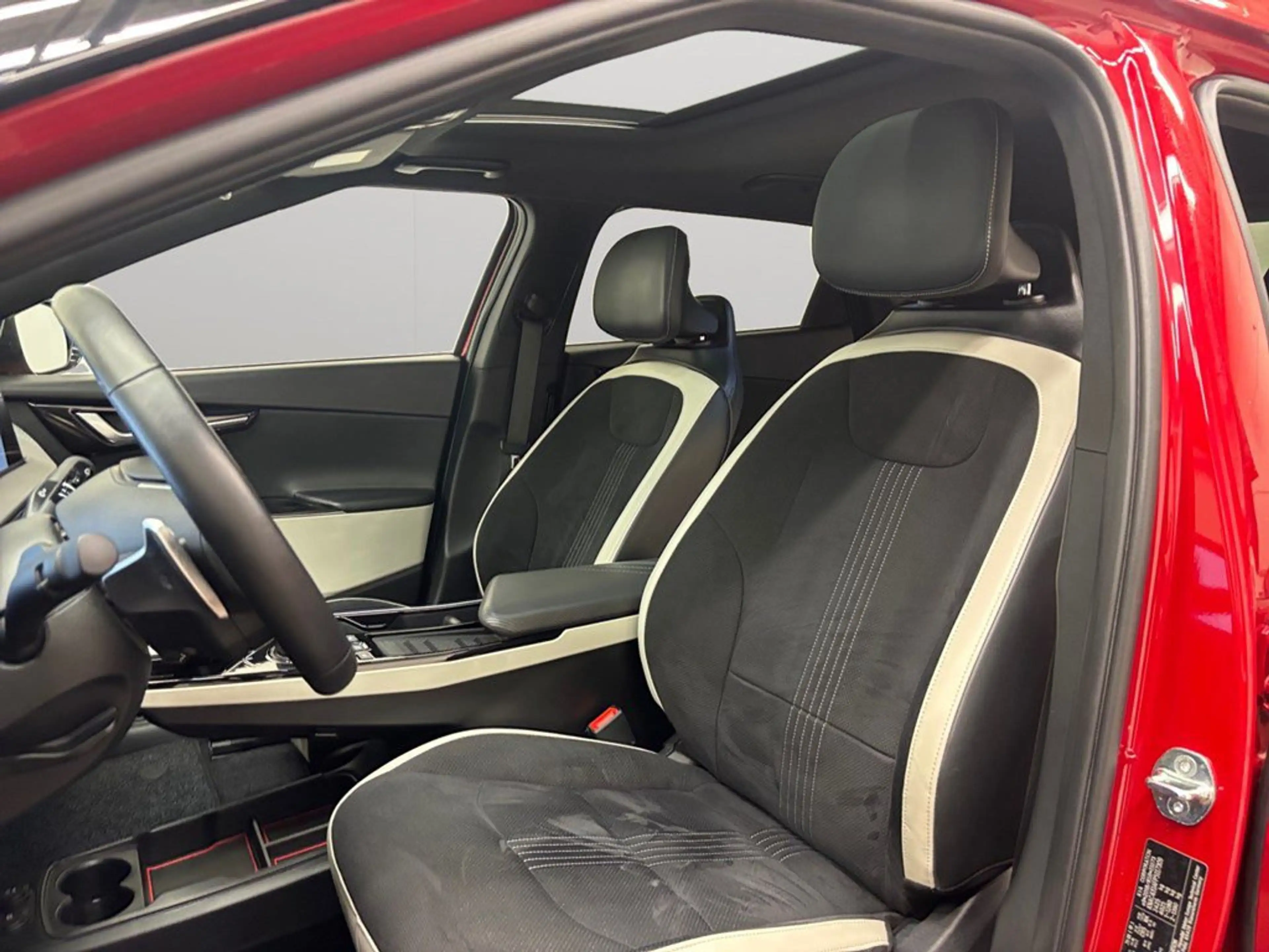 Kia EV6 GT Line FWD — photo 8