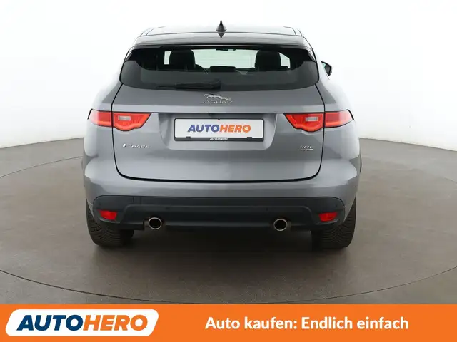 Jaguar F-Pace view 5