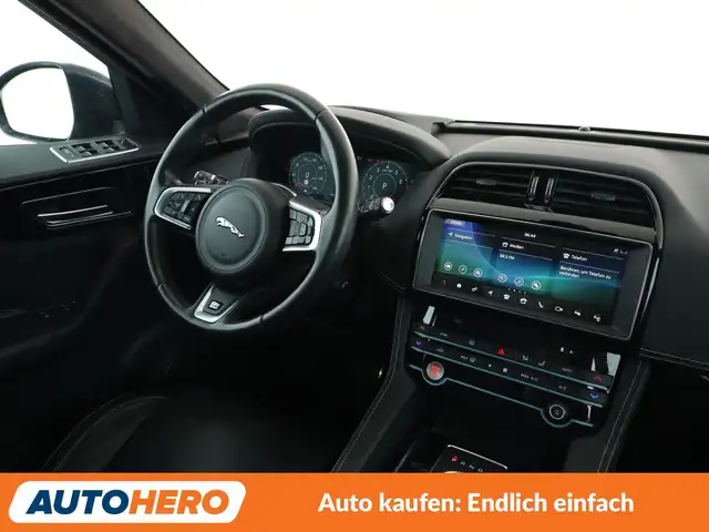 Jaguar F-Pace view 13