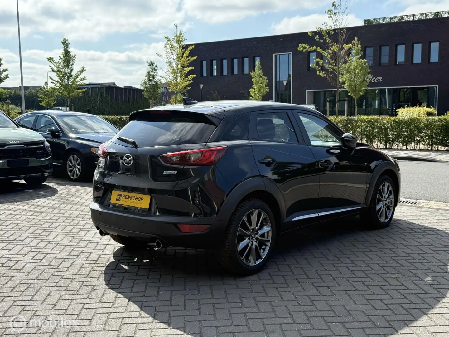 Mazda CX-3 2.0 SkyActiv-G 120 GT-Luxury Leer Navi Camera HUD Zwart - 2