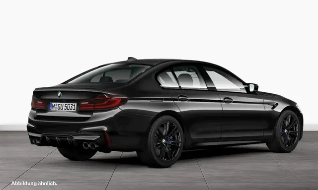 BMW M5 view 2