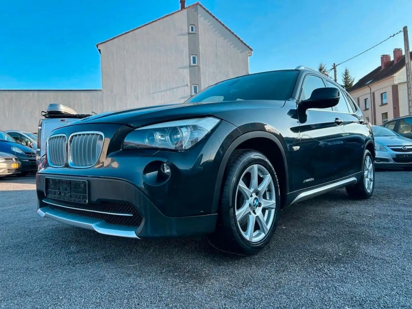BMW X1 xDrive 23d BI-XENON + AUT + PDC + SHZ + LEDER Negro - 1
