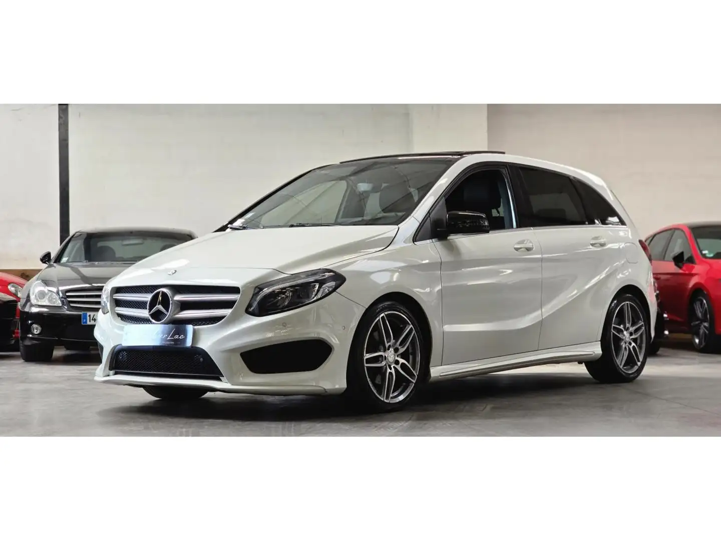 Mercedes-Benz B 200 B 200d B200d AMG FASCINATION BVA / TOIT PANO / HISTORIQUE Wit - 2