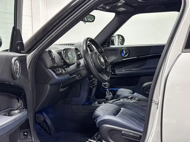 Mini Countryman view 9