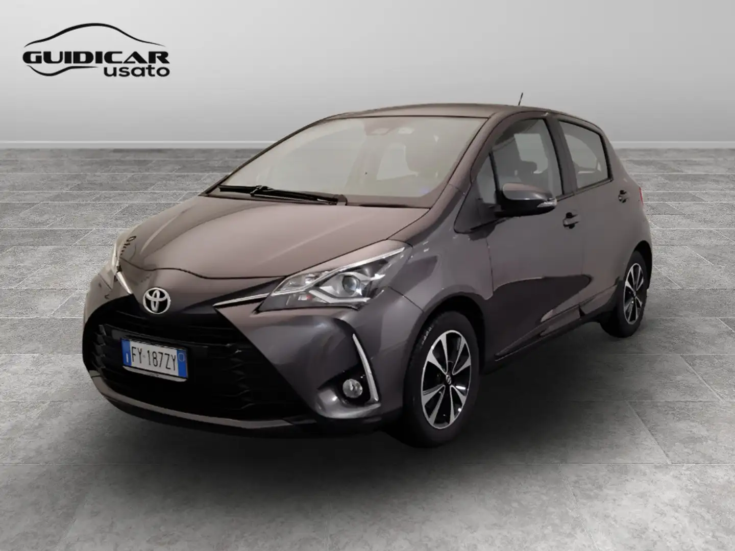 Toyota Yaris III 2017 - Yaris 5p 1.0 Active my18 Grigio - 1