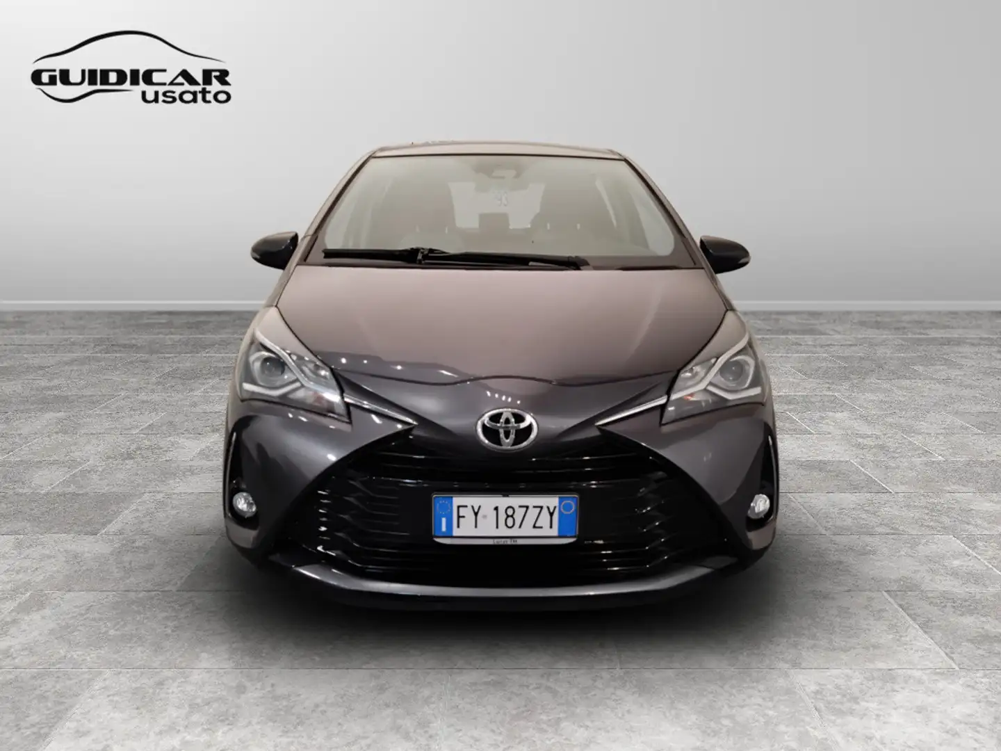 Toyota Yaris III 2017 - Yaris 5p 1.0 Active my18 Grigio - 2