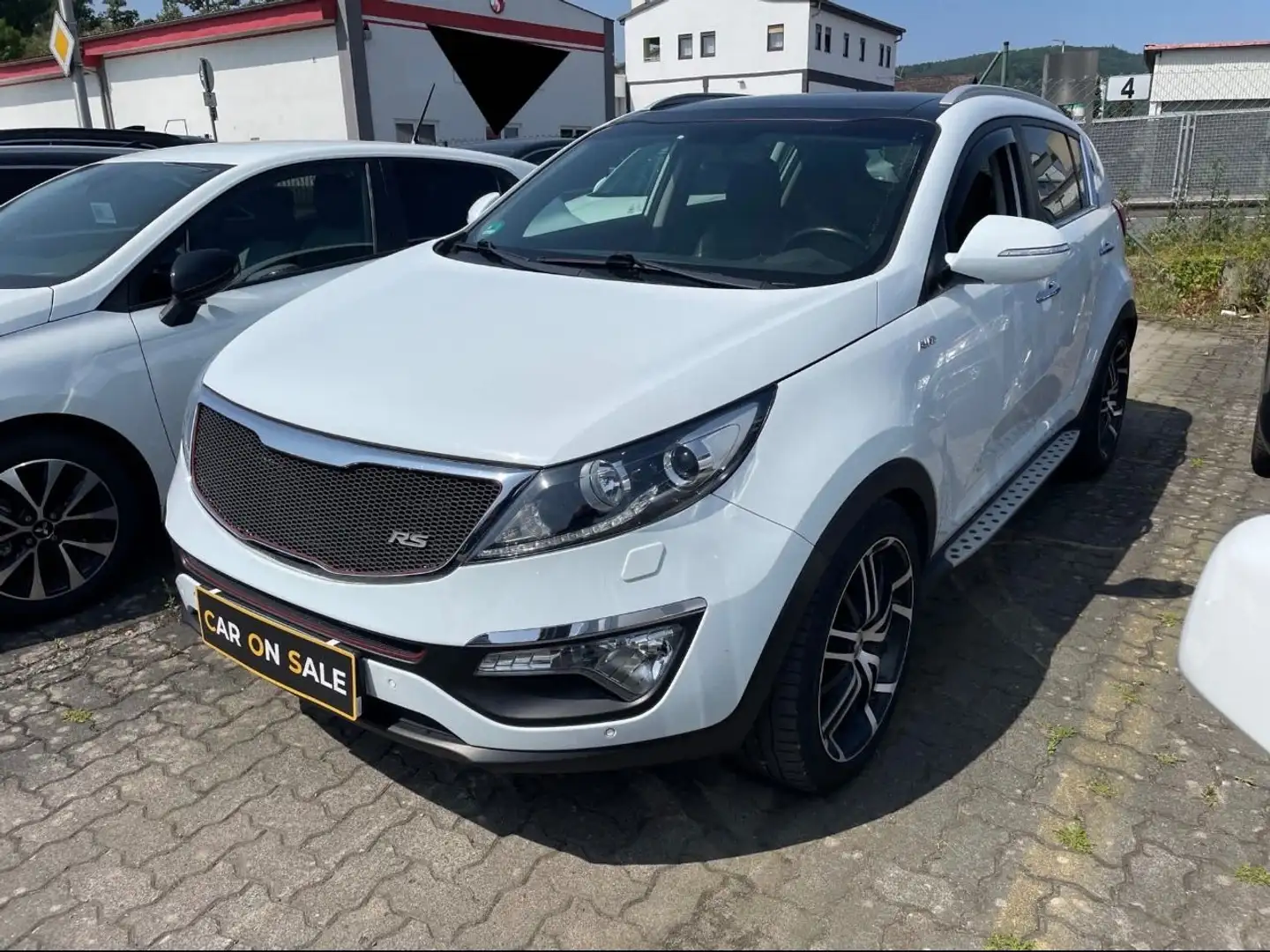 Kia Sportage SPORTAGE ATTRACT 4X4-AUTOM-NAVI-PANO-RFK-AHK-ALU Weiß - 1