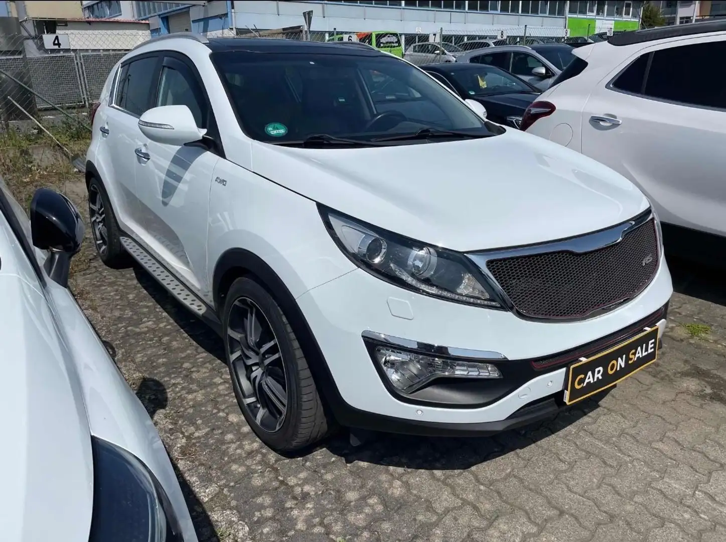 Kia Sportage SPORTAGE ATTRACT 4X4-AUTOM-NAVI-PANO-RFK-AHK-ALU Weiß - 2