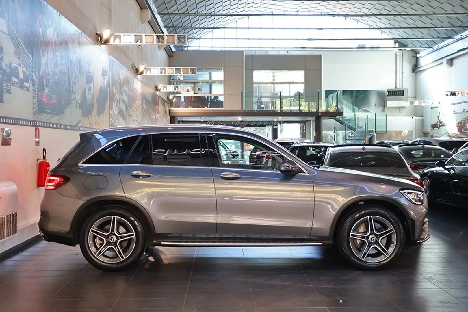 Mercedes-Benz GLC 200 d 4Matic Premium AMG -DISTRONIC/TELECAMERE 360° Gris - 2