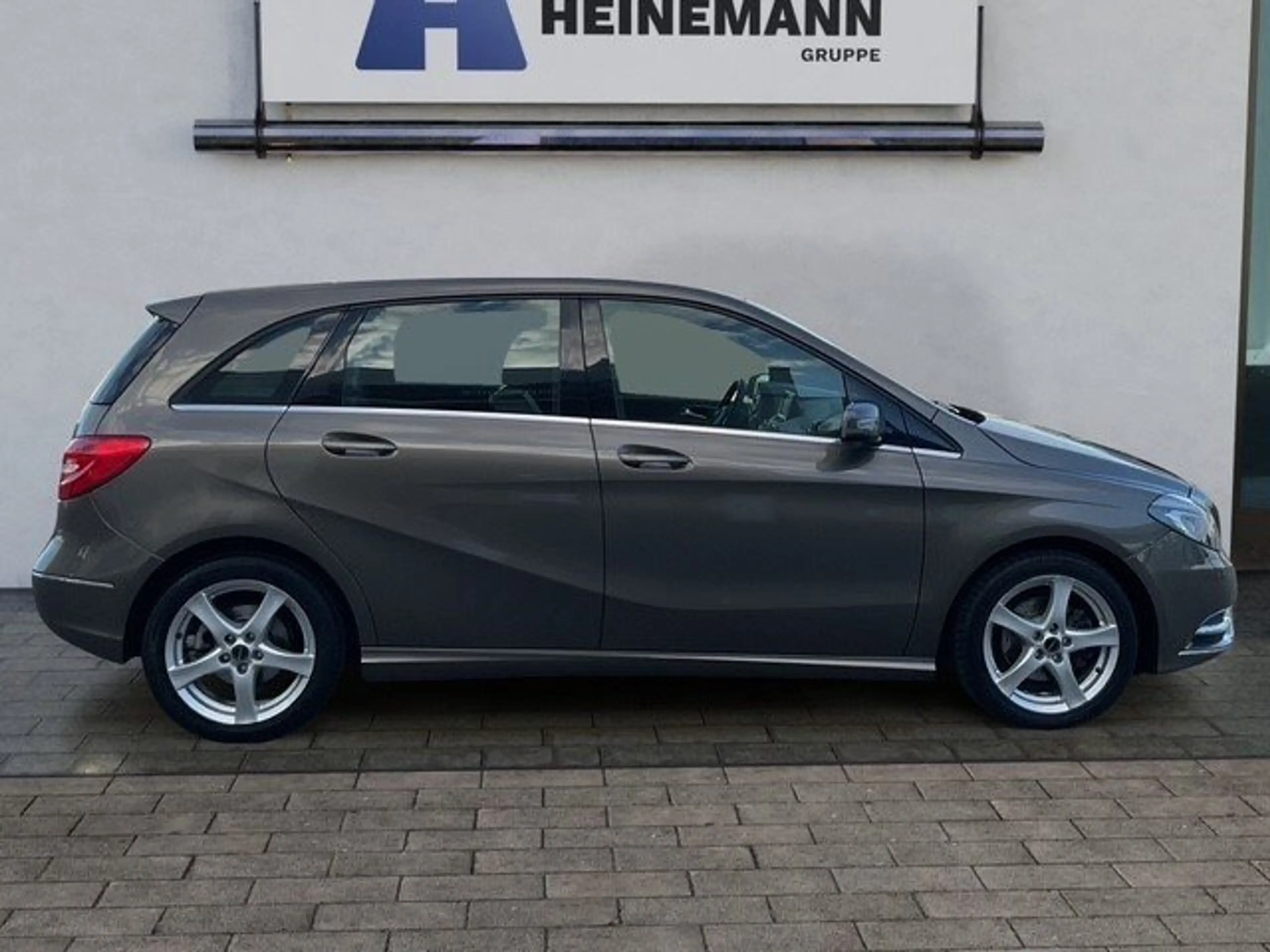 Mercedes-Benz B 200 1.6 Sports Tourer Sportp. Bi Xenon NAVI , elek. Si — photo 6