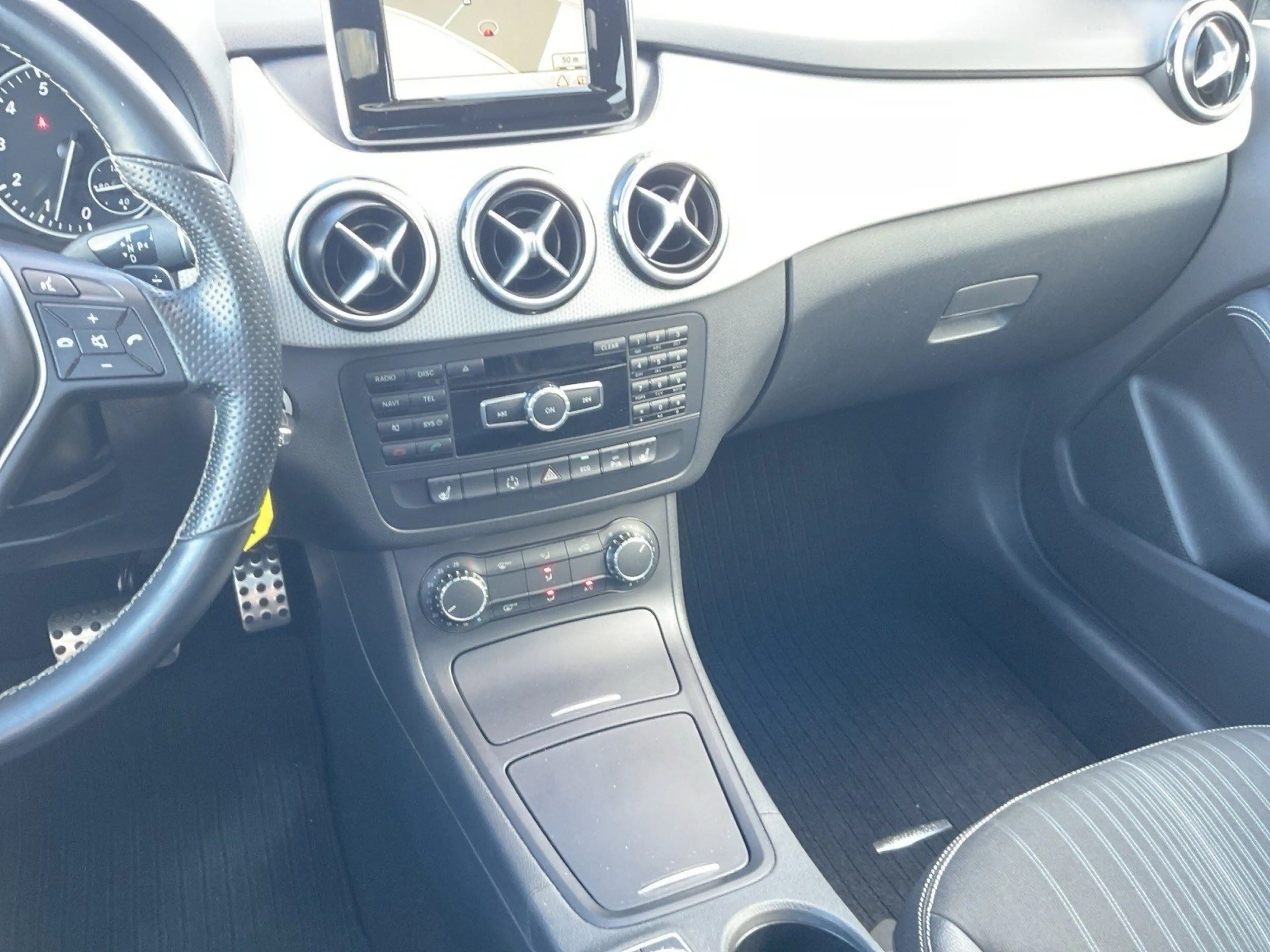 Mercedes-Benz B 200 1.6 Sports Tourer Sportp. Bi Xenon NAVI , elek. Si — photo 11