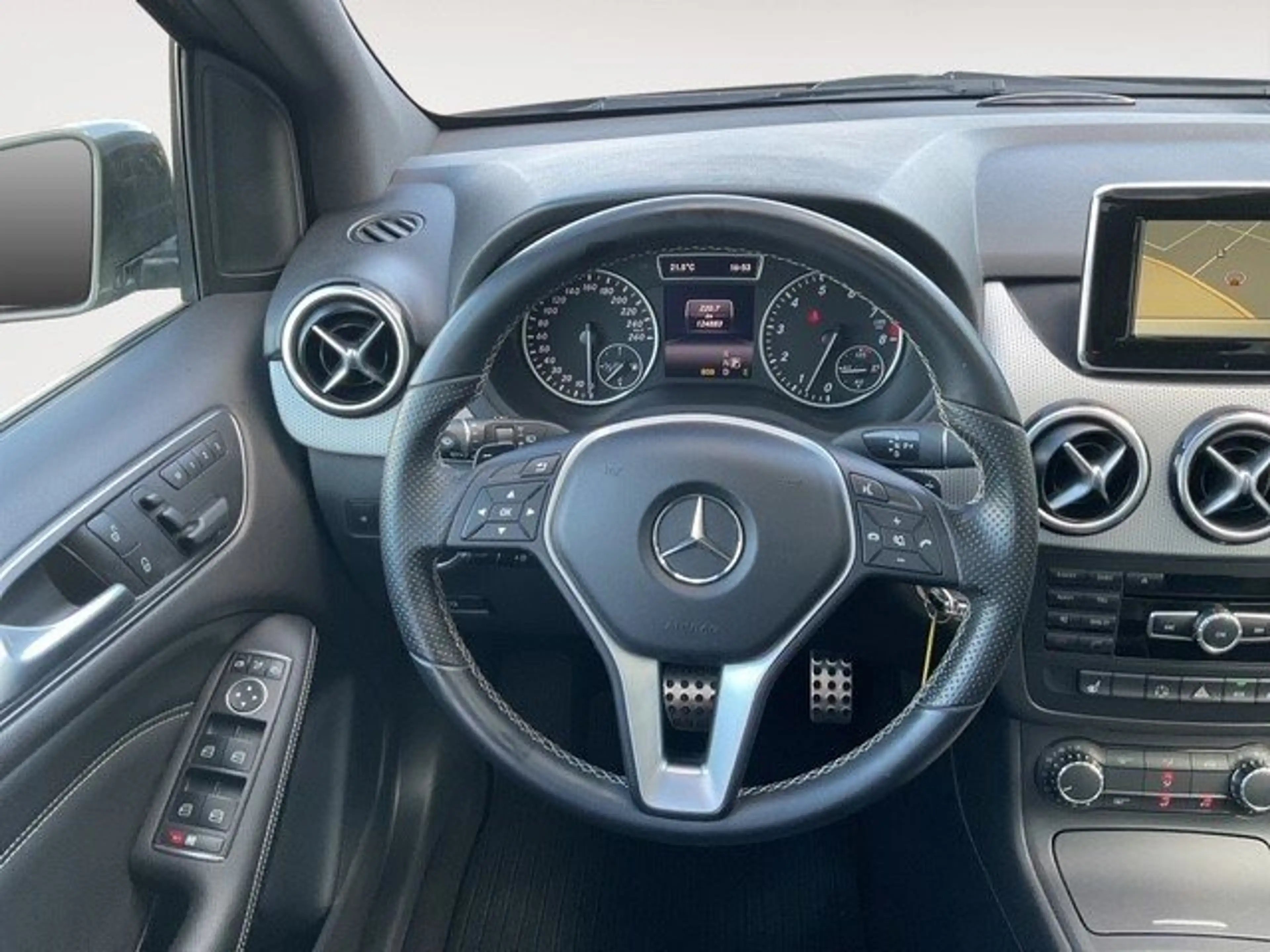 Mercedes-Benz B 200 1.6 Sports Tourer Sportp. Bi Xenon NAVI , elek. Si — photo 12