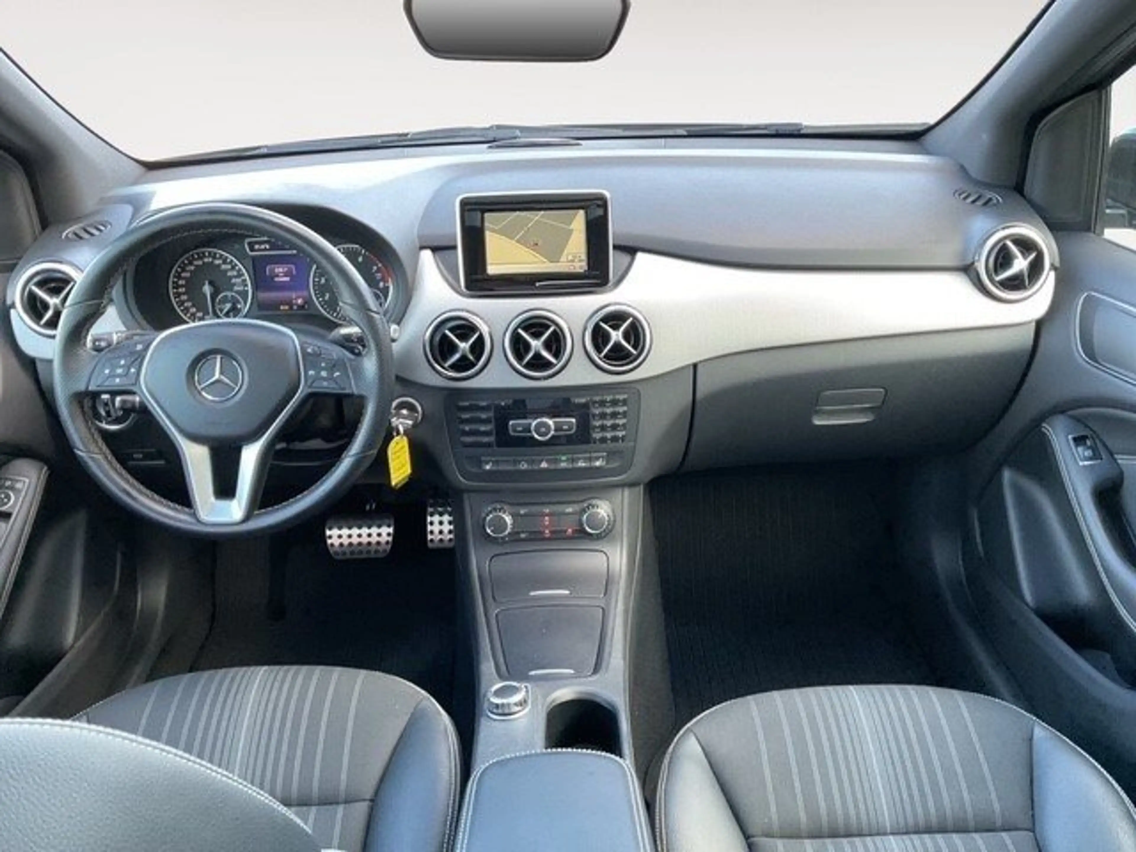 Mercedes-Benz B 200 1.6 Sports Tourer Sportp. Bi Xenon NAVI , elek. Si — photo 10
