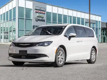 White 2023 Chrysler Grand Caravan Minivan  Automatic