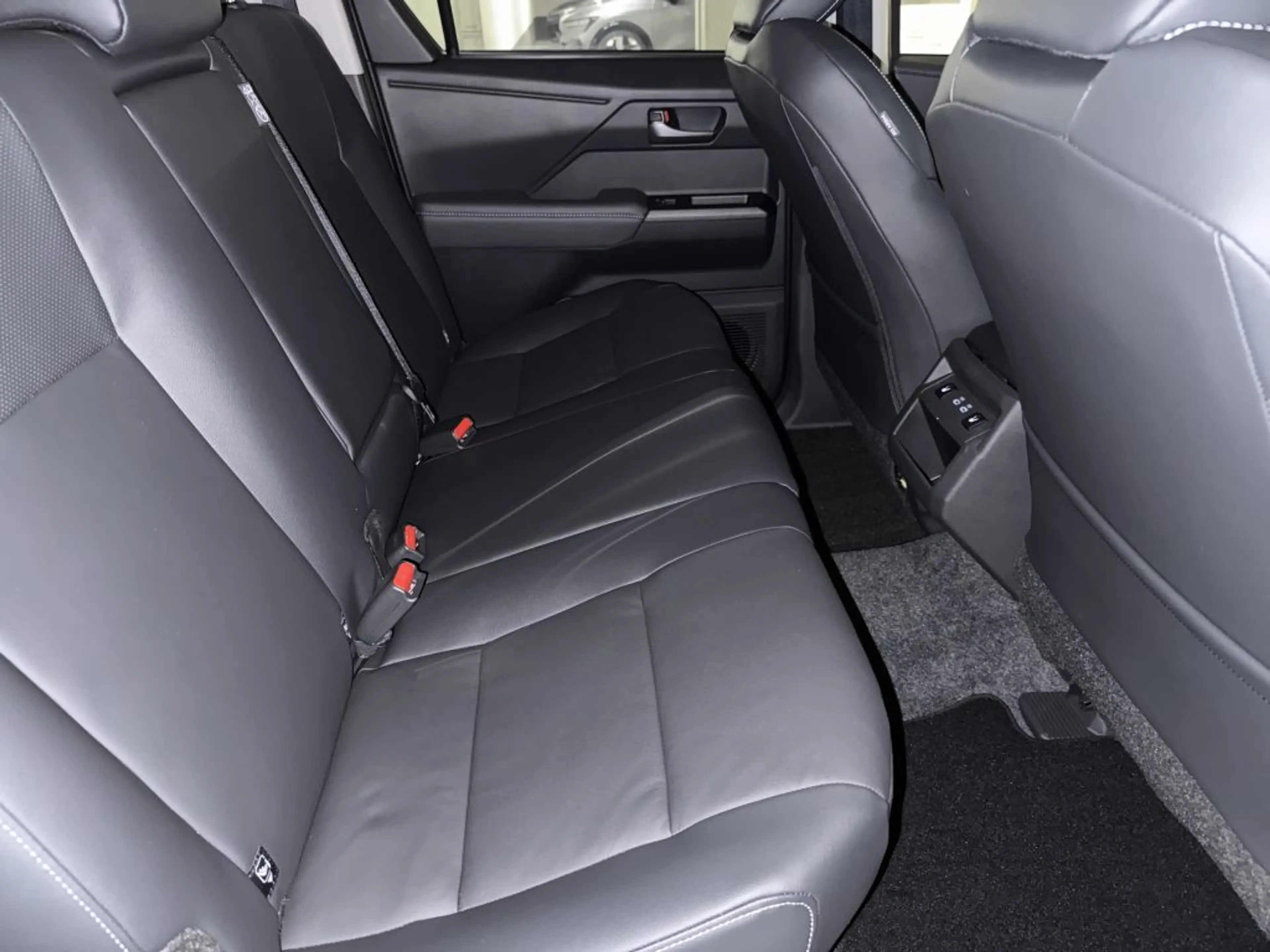 Toyota Hilux 2.8 Mild-Hybrid Invincible MY2026,JBL,360°,sofort — photo 11