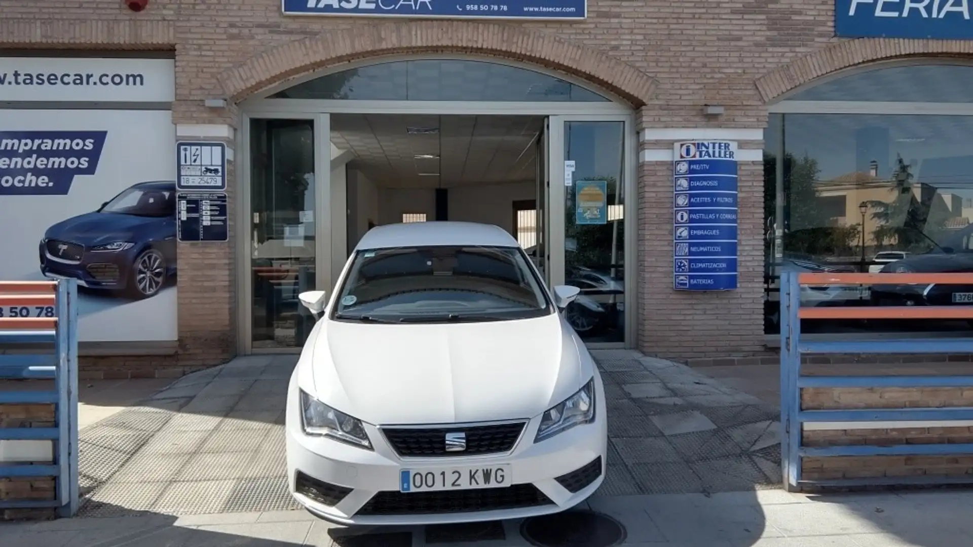 SEAT Leon 1.6TDI CR S&S Reference 115 Weiß - 1