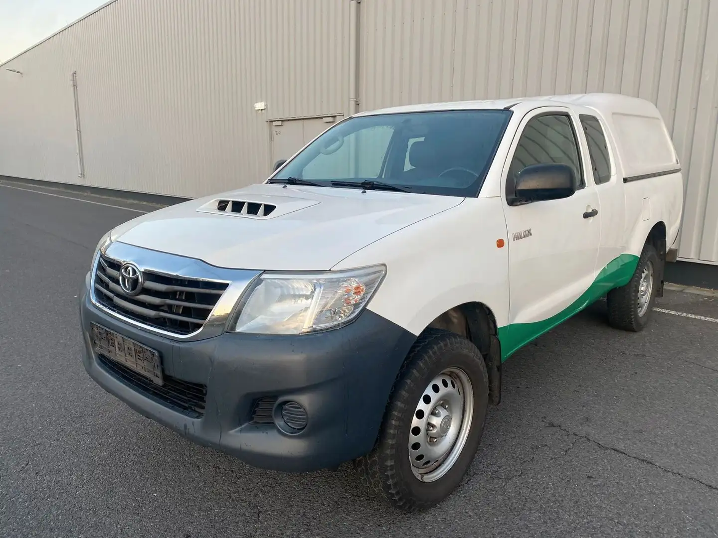 Toyota Hilux Extra Cab 4x4 1.Hand Klima AHK Weiß - 1