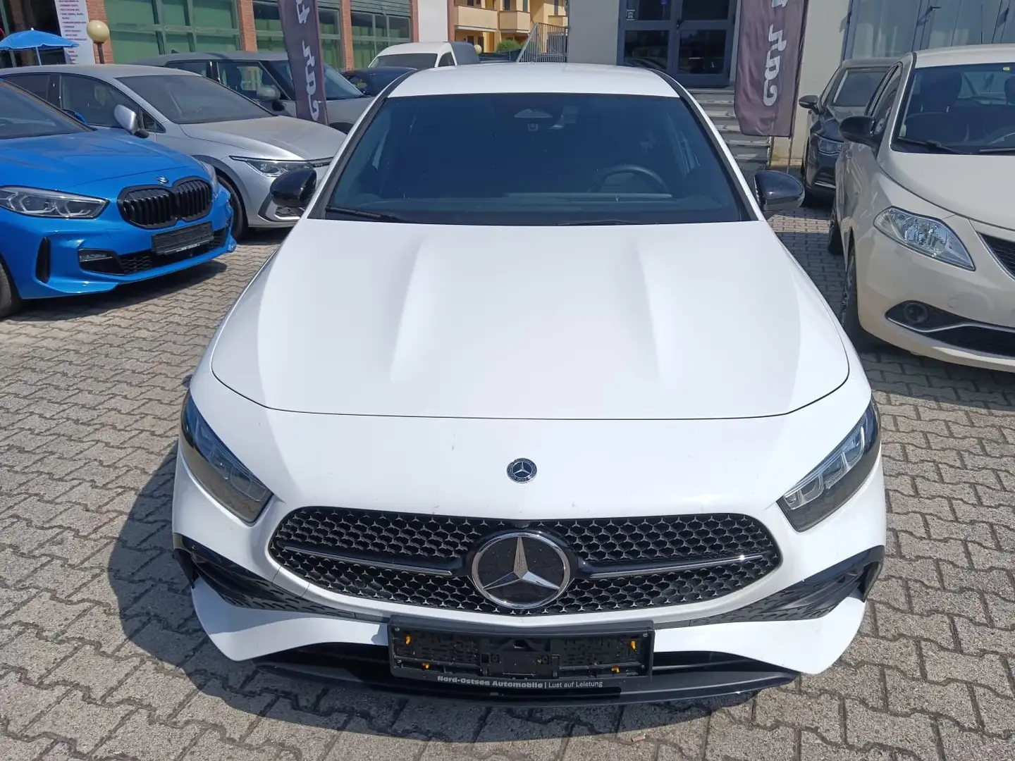 Mercedes-Benz A 200 FACELIFT BENZINA PREMIUM AMG AUTOMATICA Bianco - 2