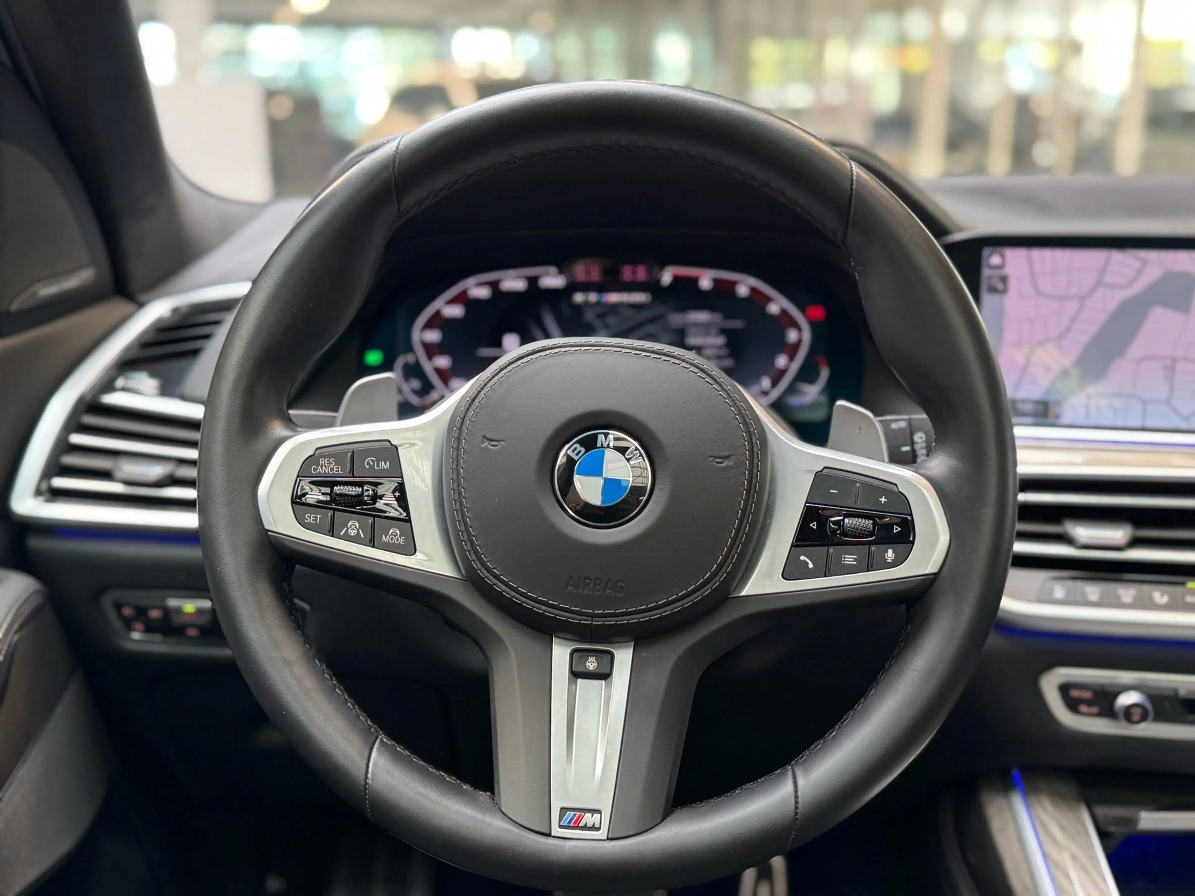 BMW X7 M 50i Laser Pano SkyLounge TV+ AHK DA Prof — photo 5