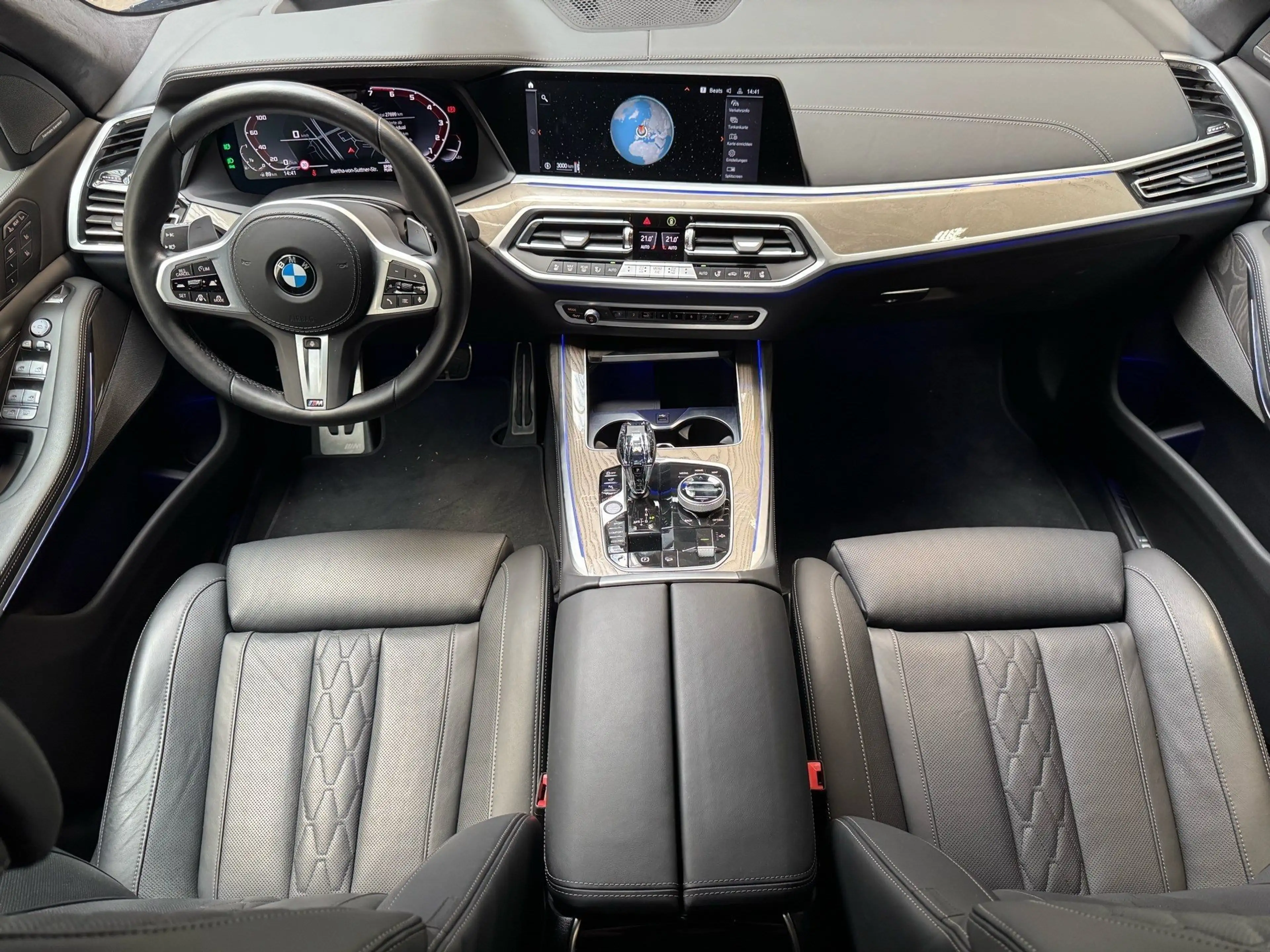 BMW X7 M 50i Laser Pano SkyLounge TV+ AHK DA Prof — photo 6