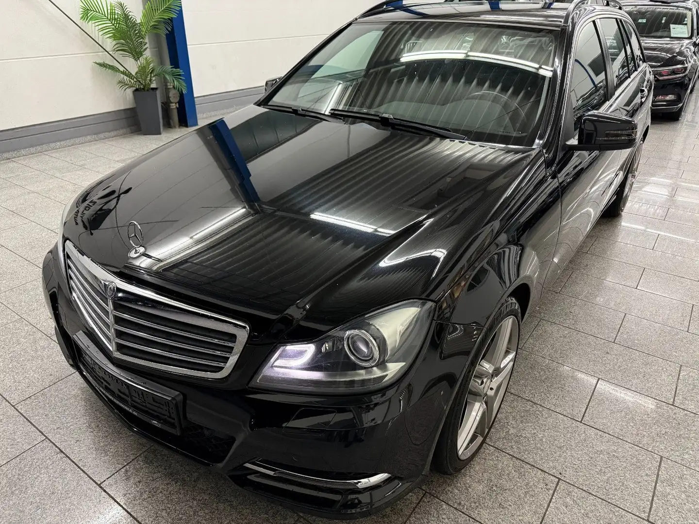 Mercedes-Benz C 220 CDI*AUTOM*BI-XN*TMP*SHZ*LED*PTS*ELEKT-SITZ Schwarz - 2