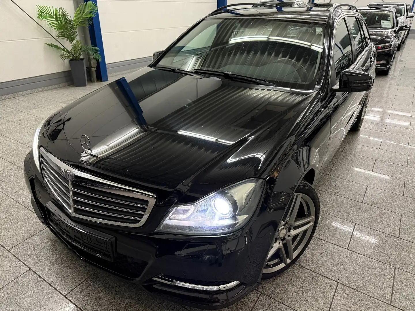 Mercedes-Benz C 220 CDI*AUTOM*BI-XN*TMP*SHZ*LED*PTS*ELEKT-SITZ Schwarz - 1
