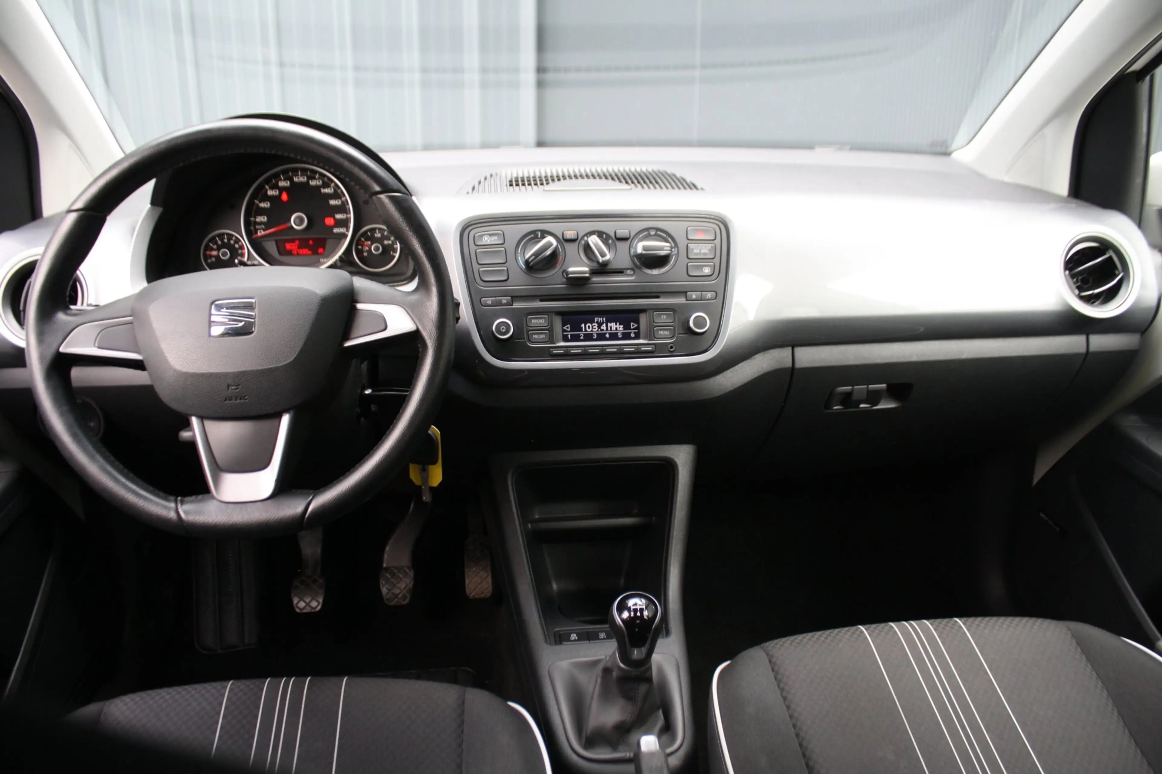 SEAT Mii 1.0 Sport Connect - AIRCO - PDC - CRUISE CONTROL - — photo 3