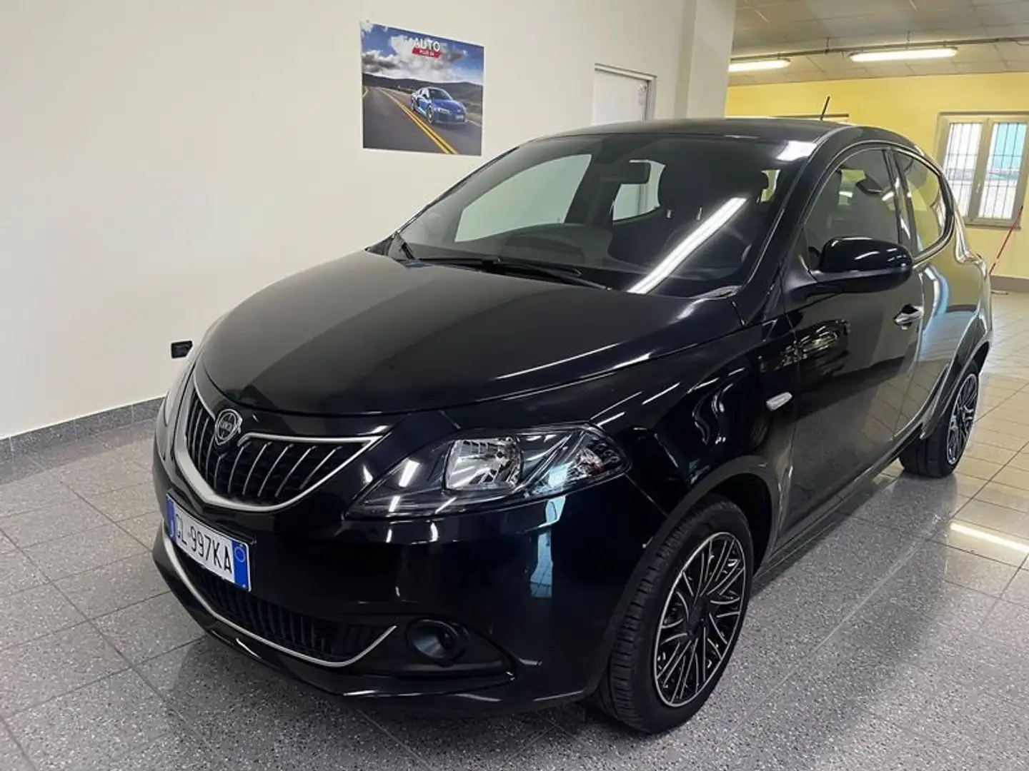 Lancia Ypsilon 1.0 FireFly 5p Hybrid Silver Plus CON PROMO PLUS Nero - 2