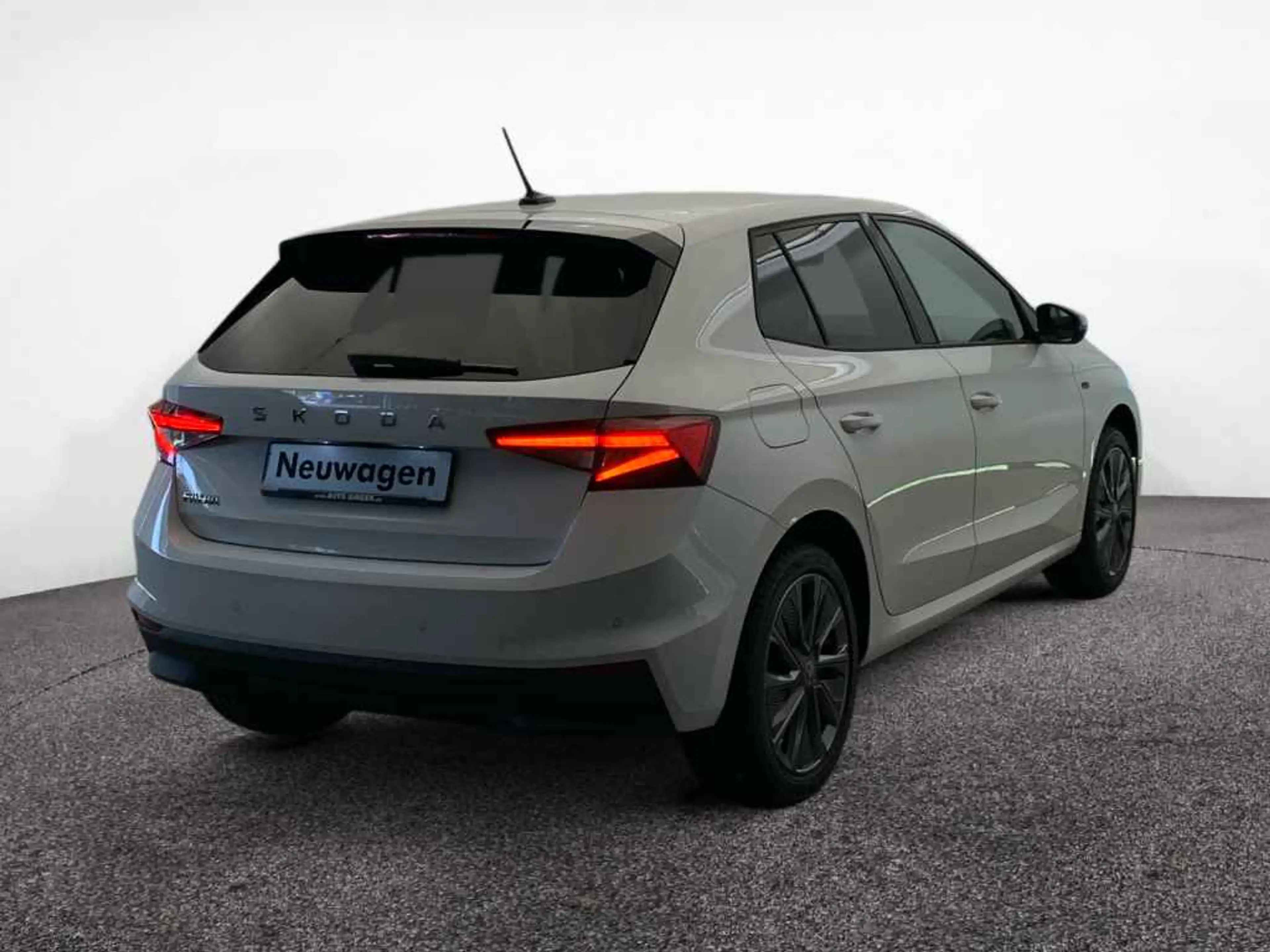 Skoda Fabia Tour 1.0 TSI DSG ACC*CAM*SHZ*LED*PDC*2-Z — photo 6