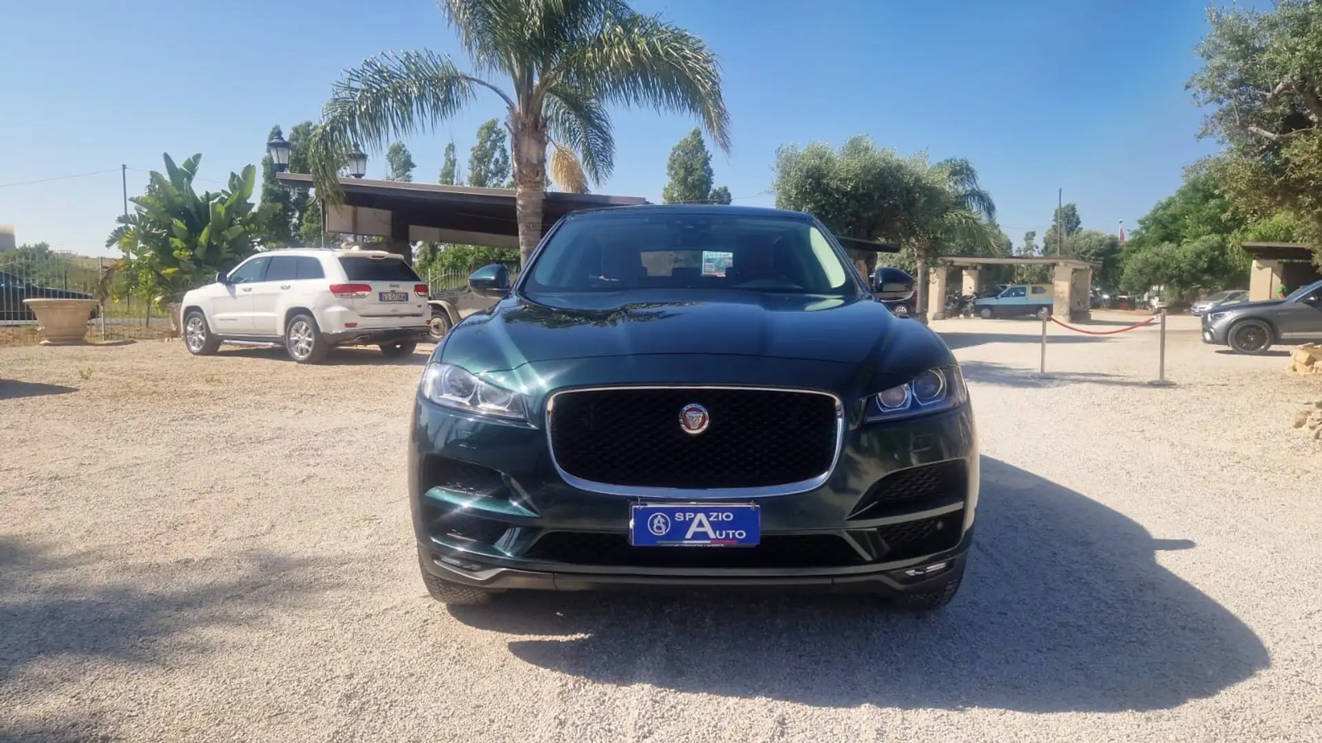 Jaguar F-Pace F-Pace 2.0d Portfolio awd 180cv auto Verde - 1