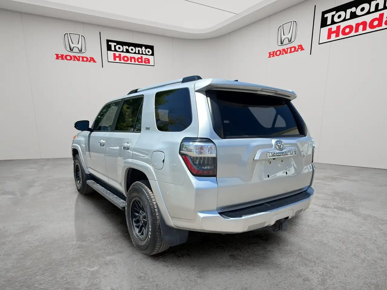Toyota 4-Runner снимка Toyota 4-Runner