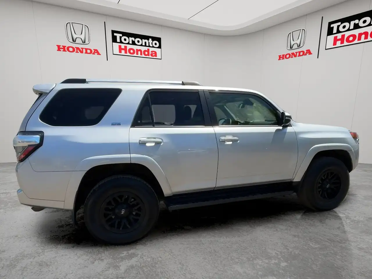 Toyota 4-Runner снимка Toyota 4-Runner