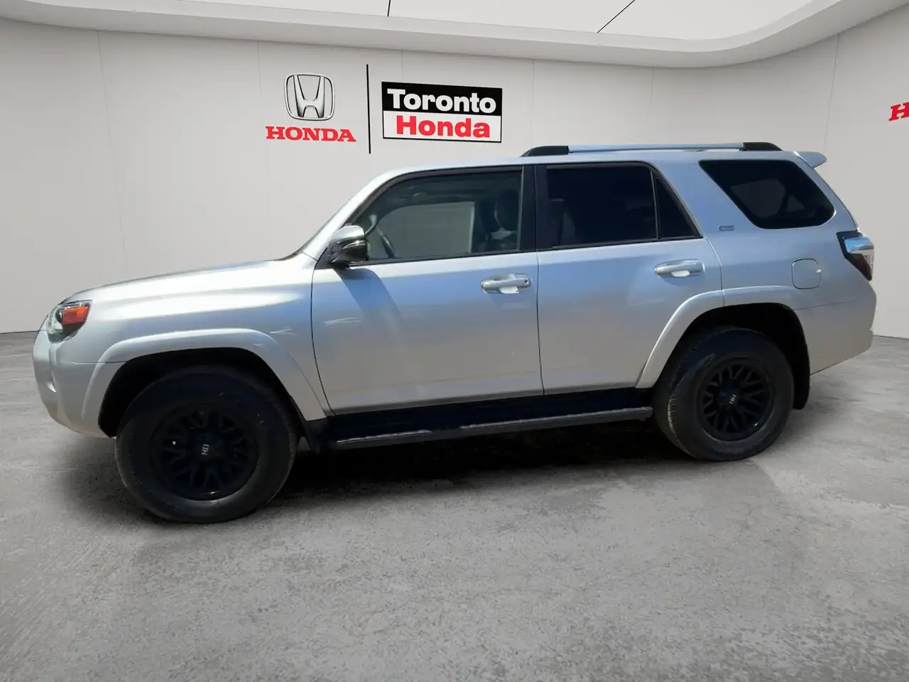 Toyota 4-Runner снимка Toyota 4-Runner