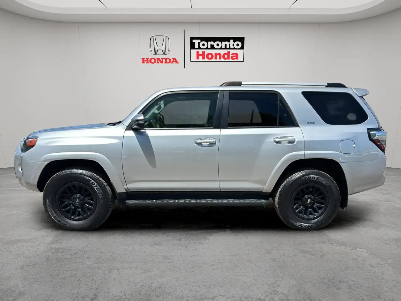 Toyota 4-Runner снимка Toyota 4-Runner