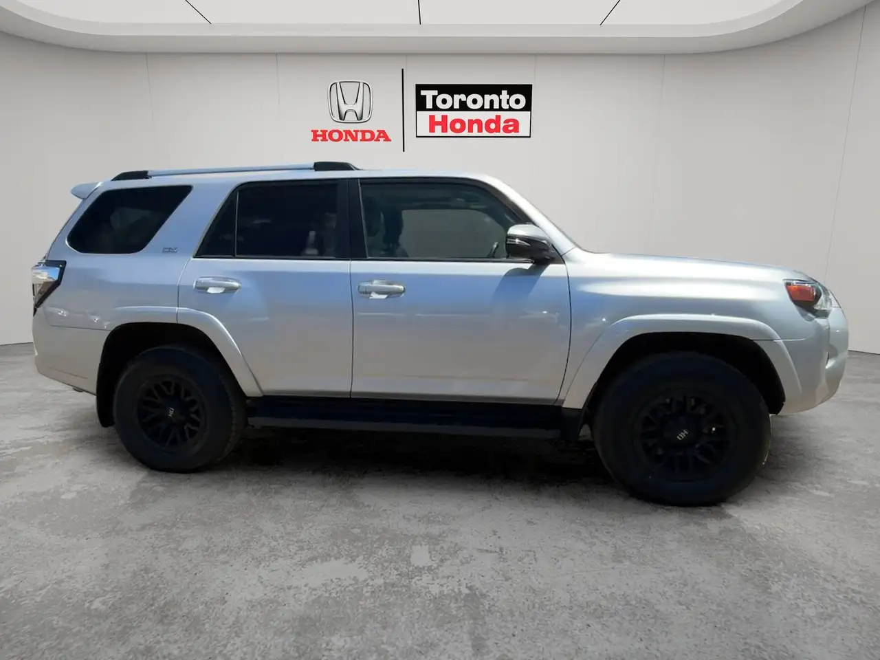 Toyota 4-Runner снимка Toyota 4-Runner