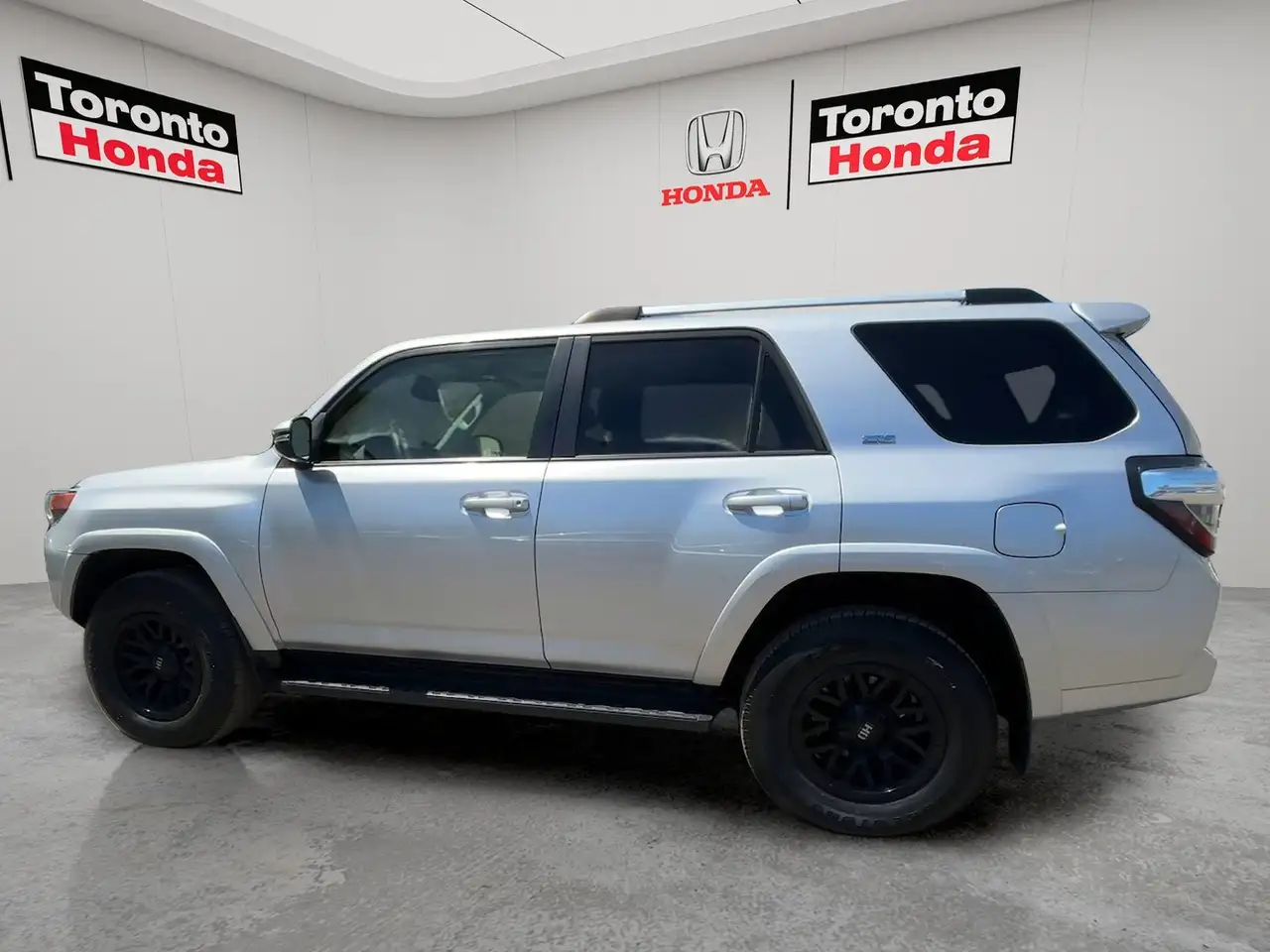 Toyota 4-Runner снимка Toyota 4-Runner