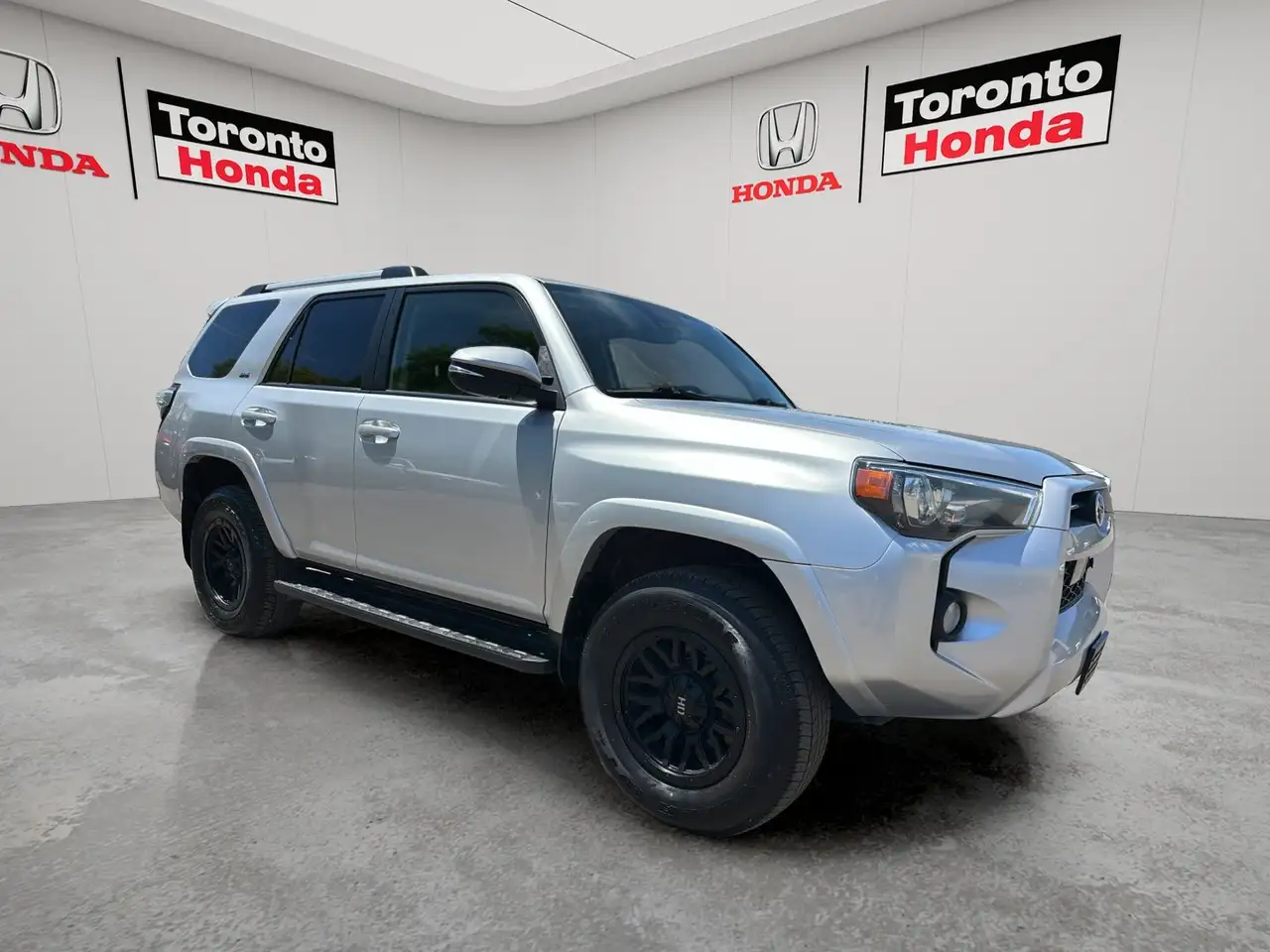 Toyota 4-Runner снимка Toyota 4-Runner