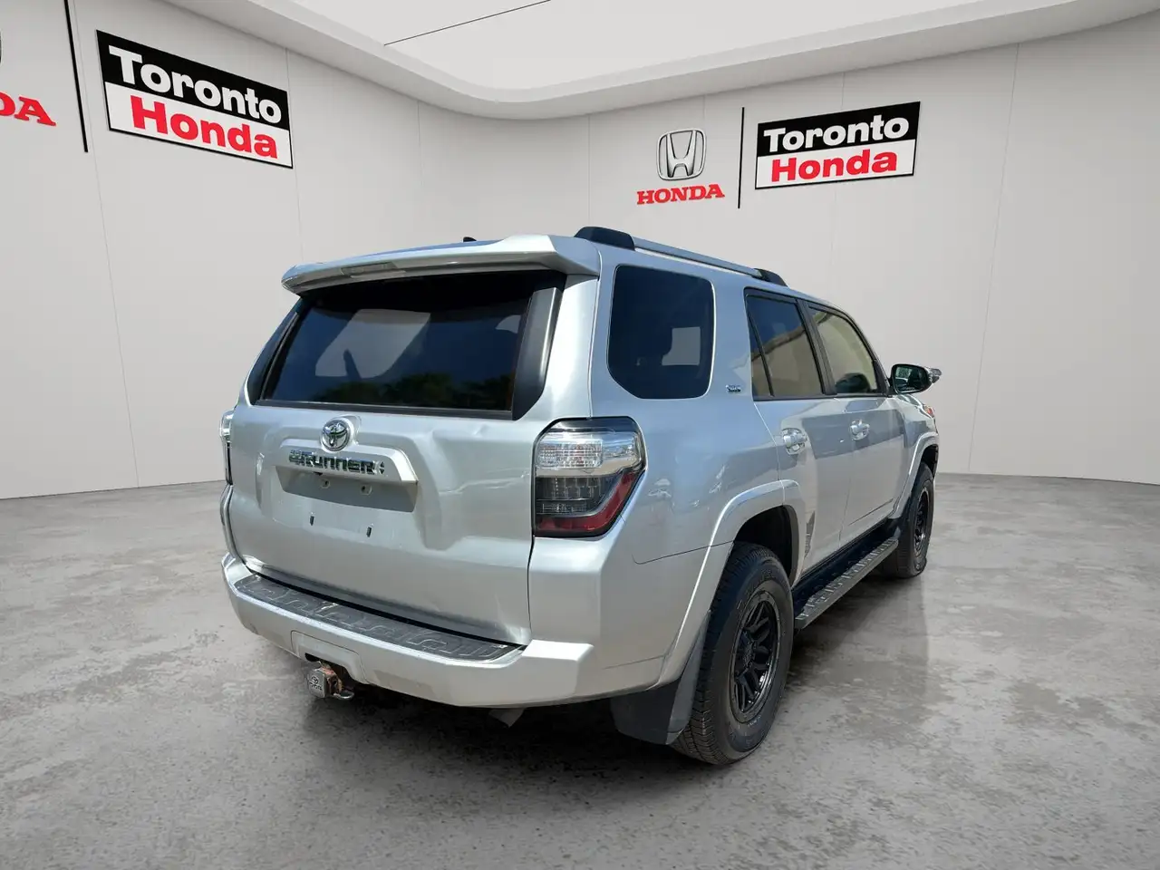 Toyota 4-Runner снимка Toyota 4-Runner