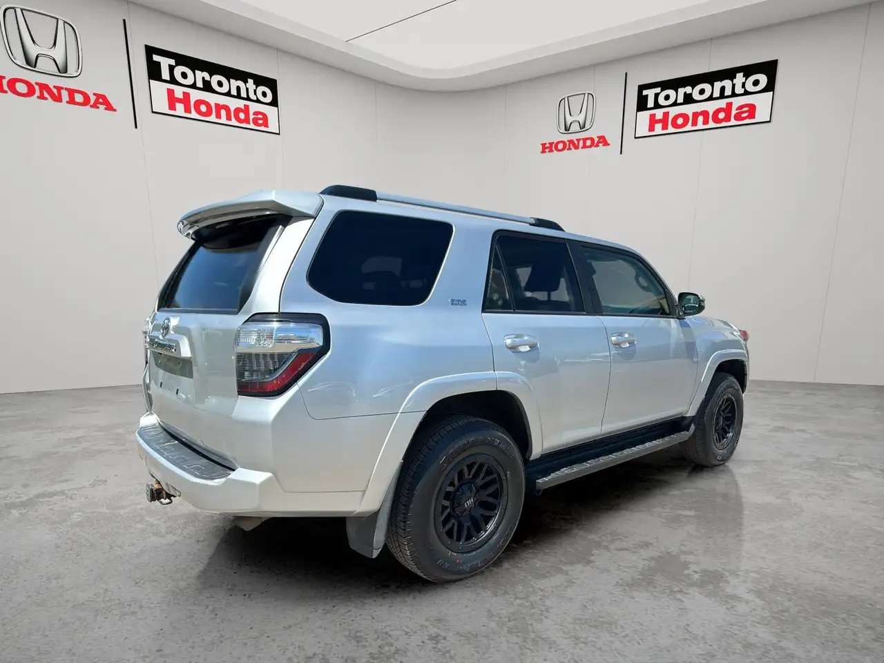 Toyota 4-Runner снимка Toyota 4-Runner