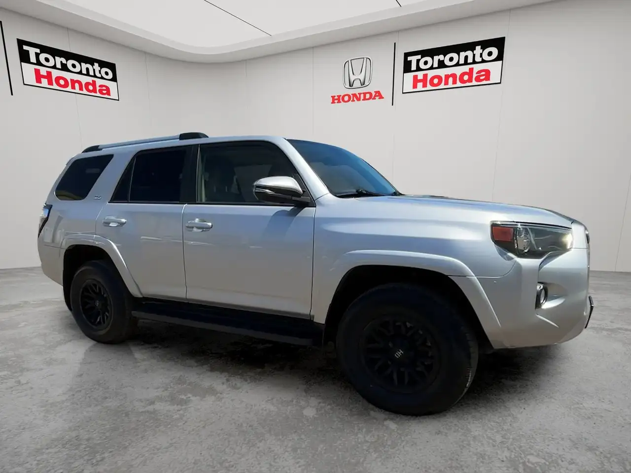 Toyota 4-Runner снимка Toyota 4-Runner